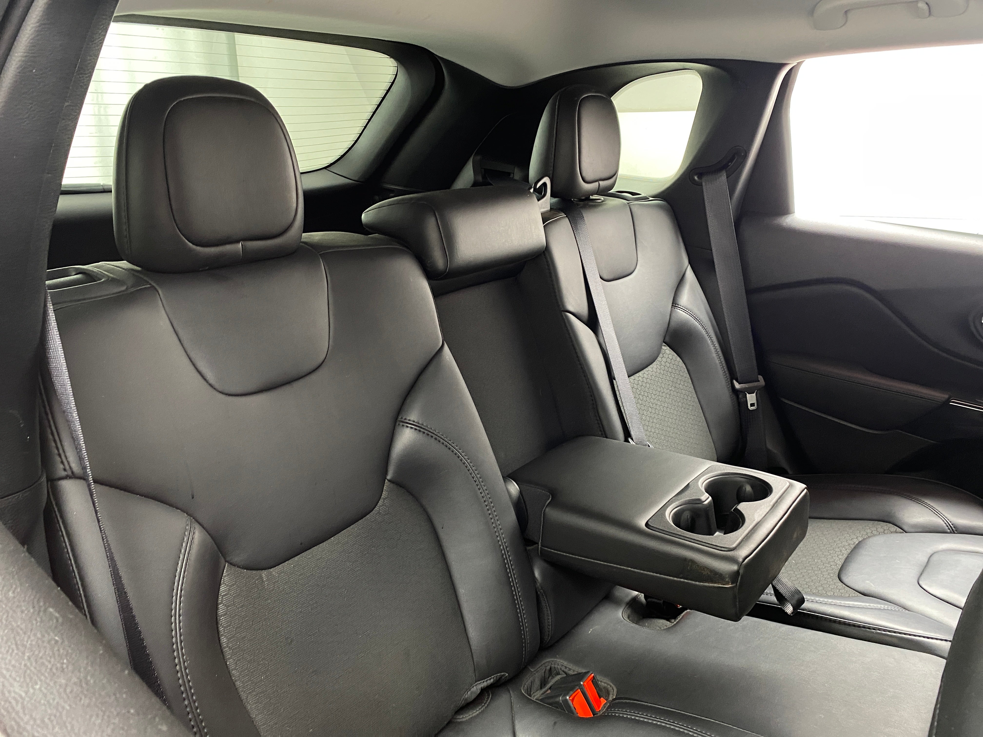 2021 Jeep Cherokee Altitude 6