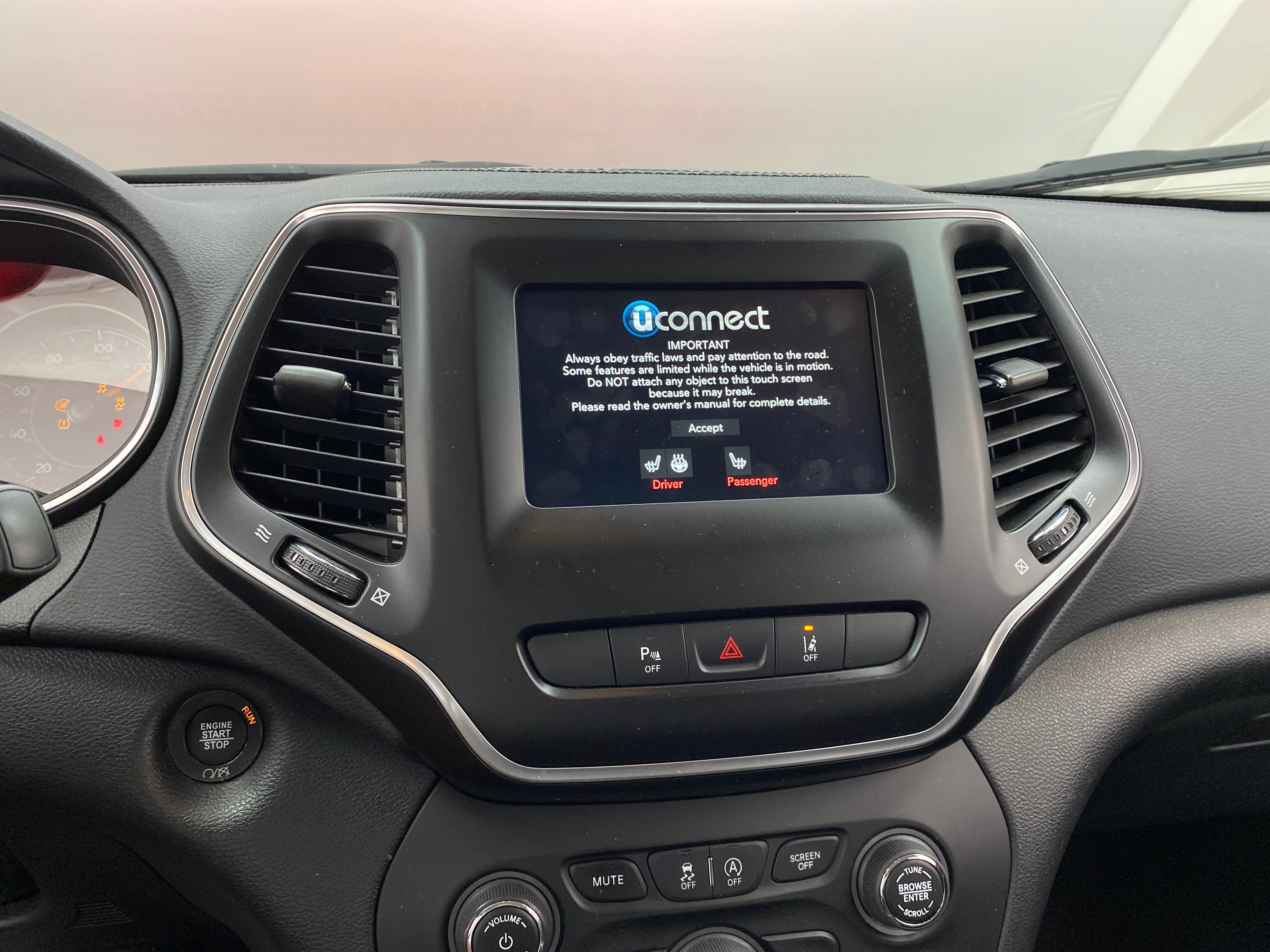 2021 Jeep Cherokee Altitude 4