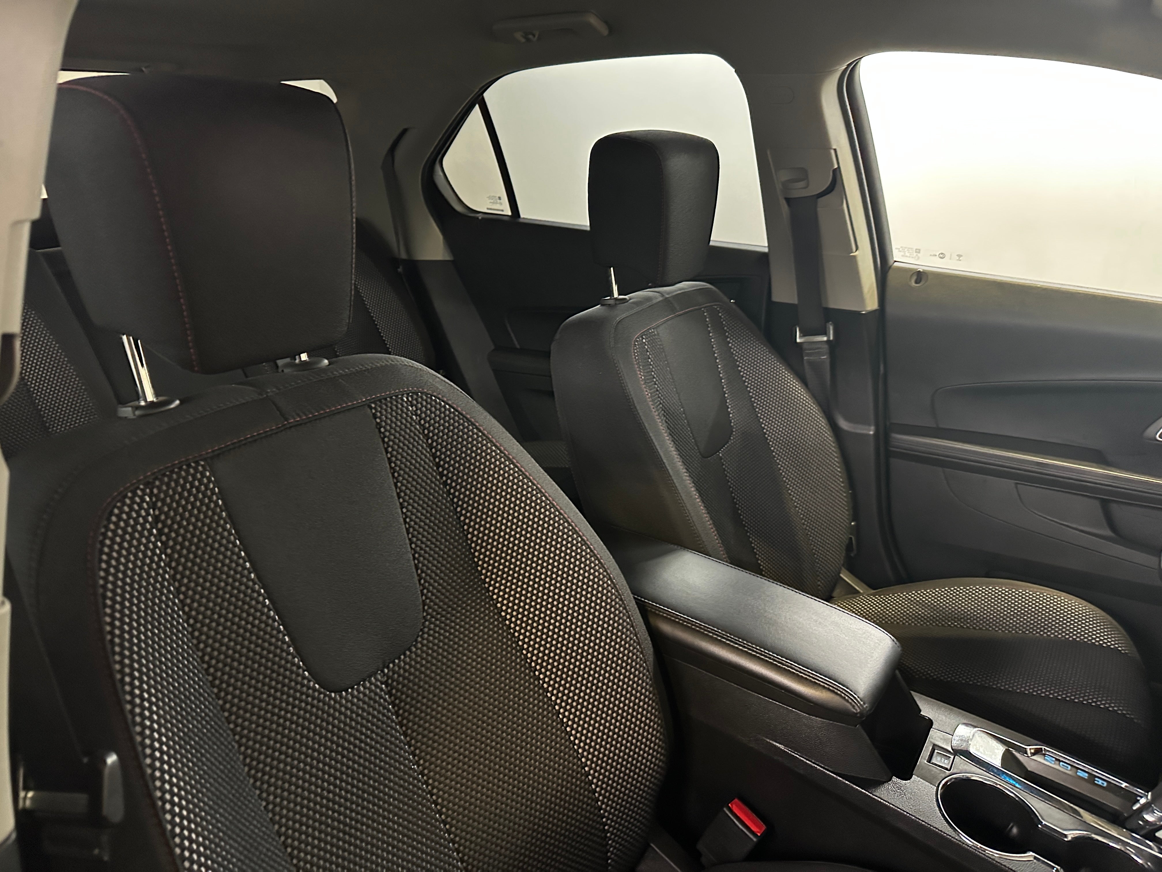 2017 Chevrolet Equinox LT 2