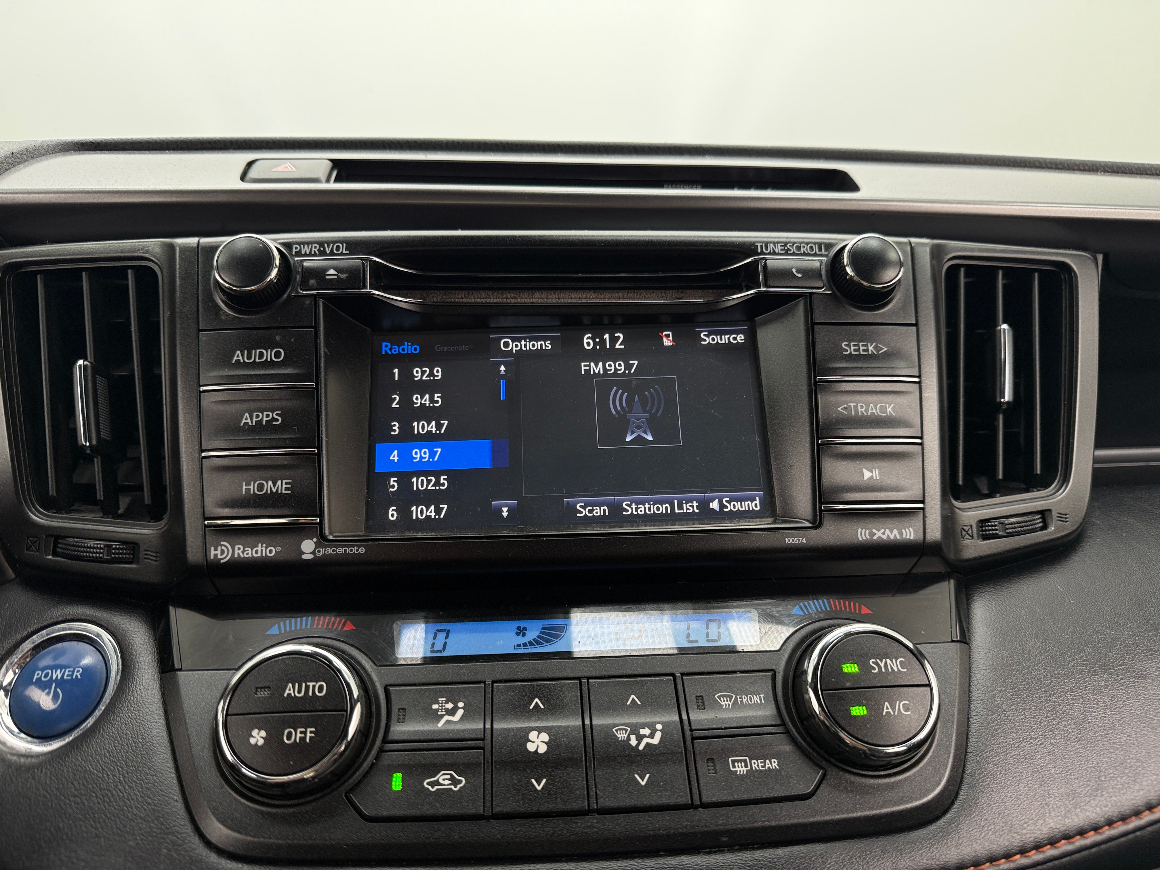 2018 Toyota RAV4 SE 3
