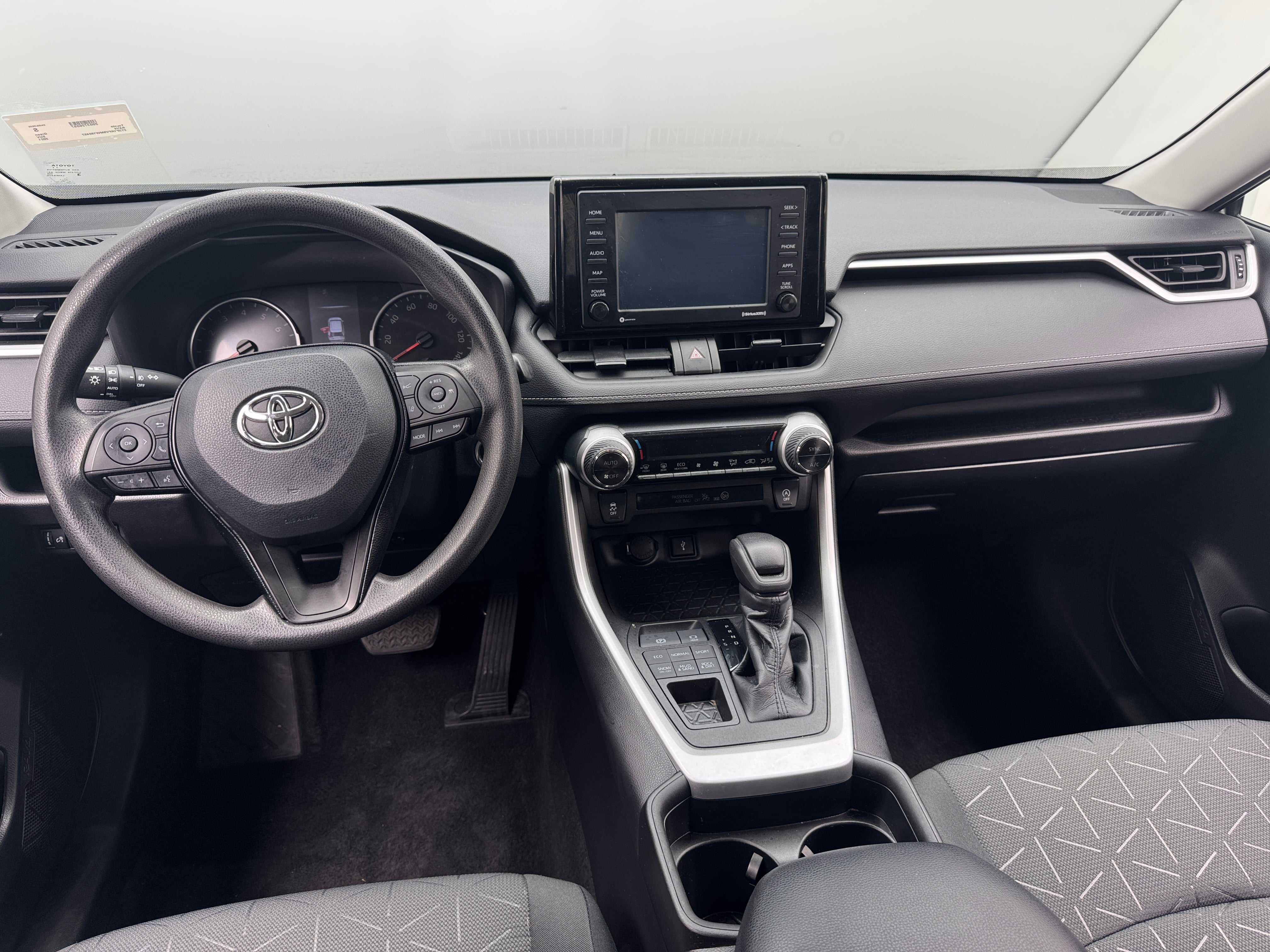 2021 Toyota RAV4 XLE 2