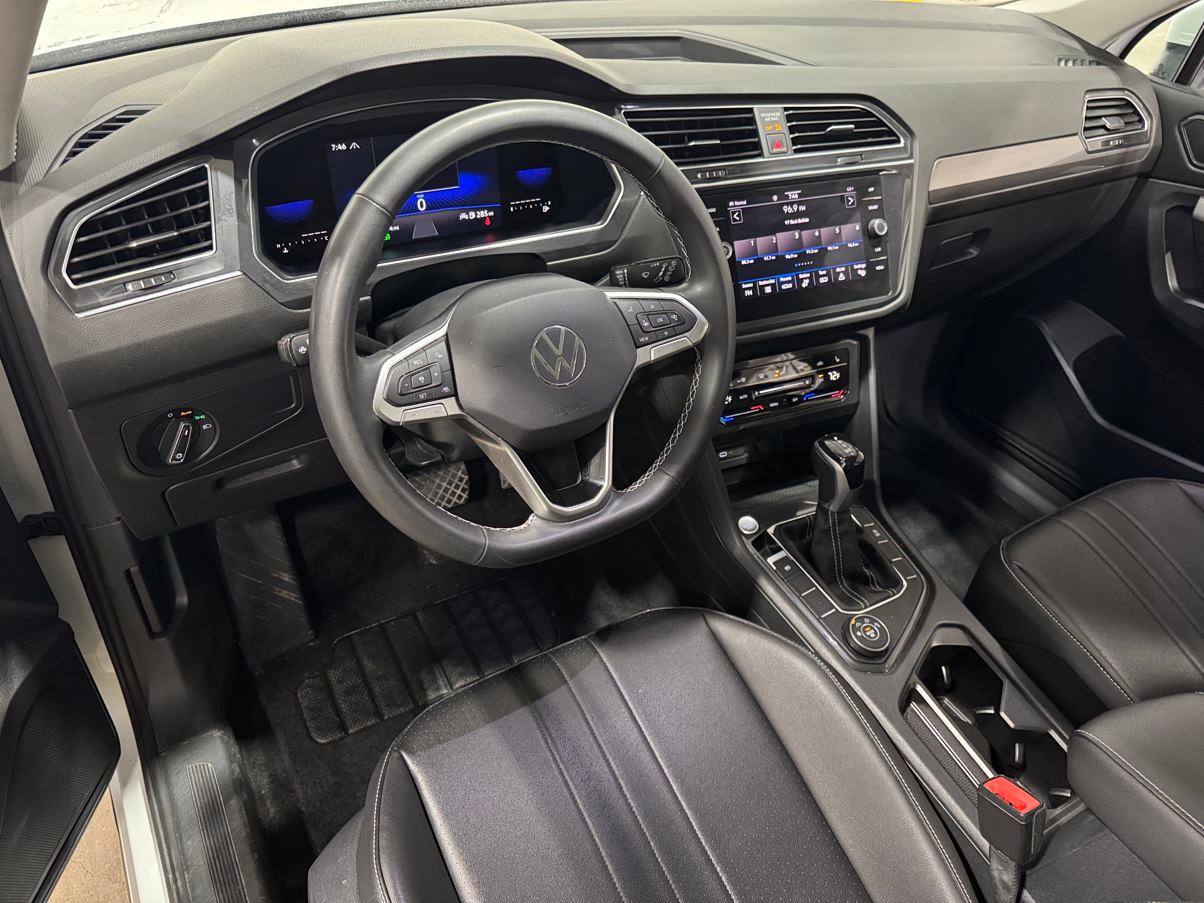 2022 Volkswagen Tiguan SE 2