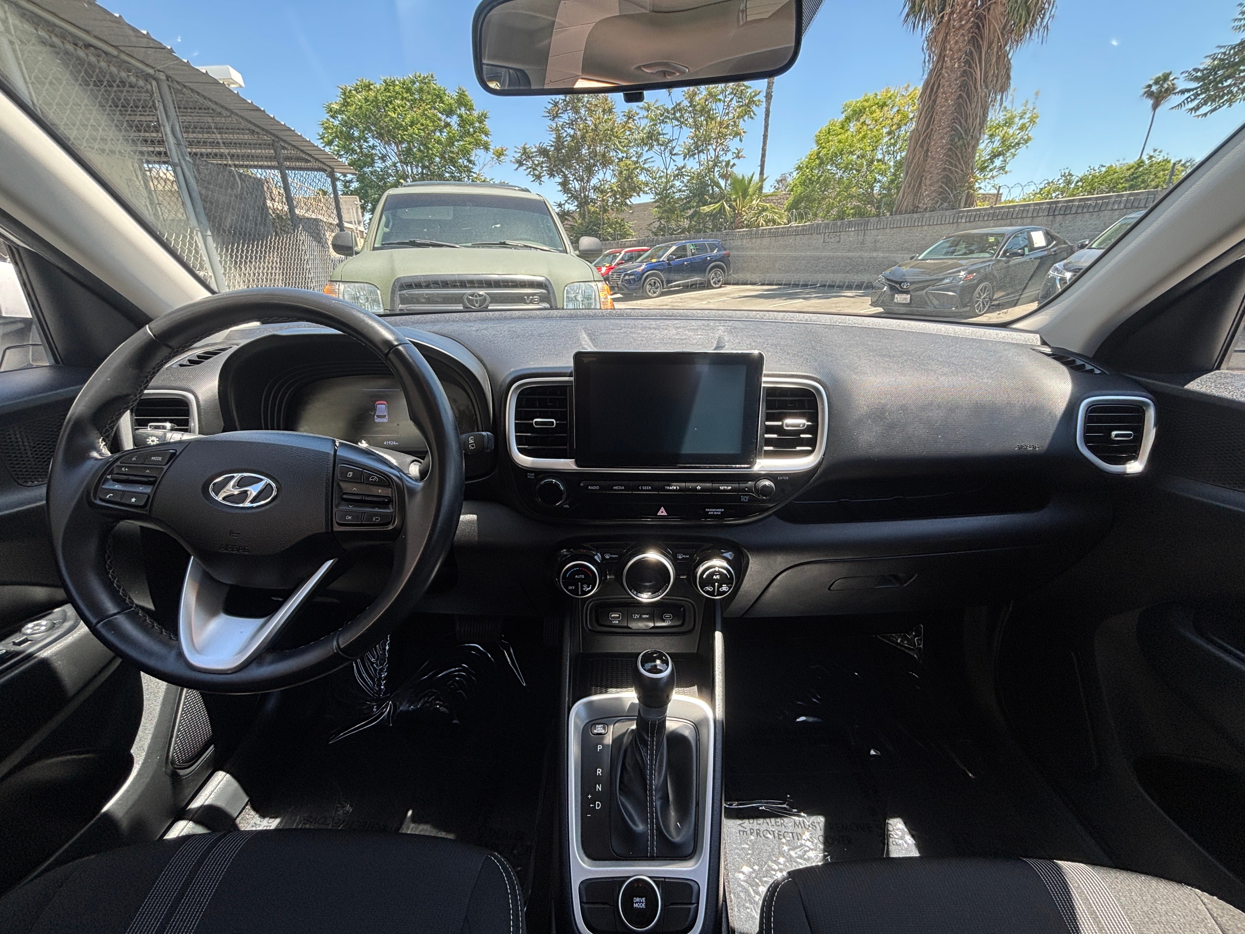 2023 Hyundai Venue SEL 3