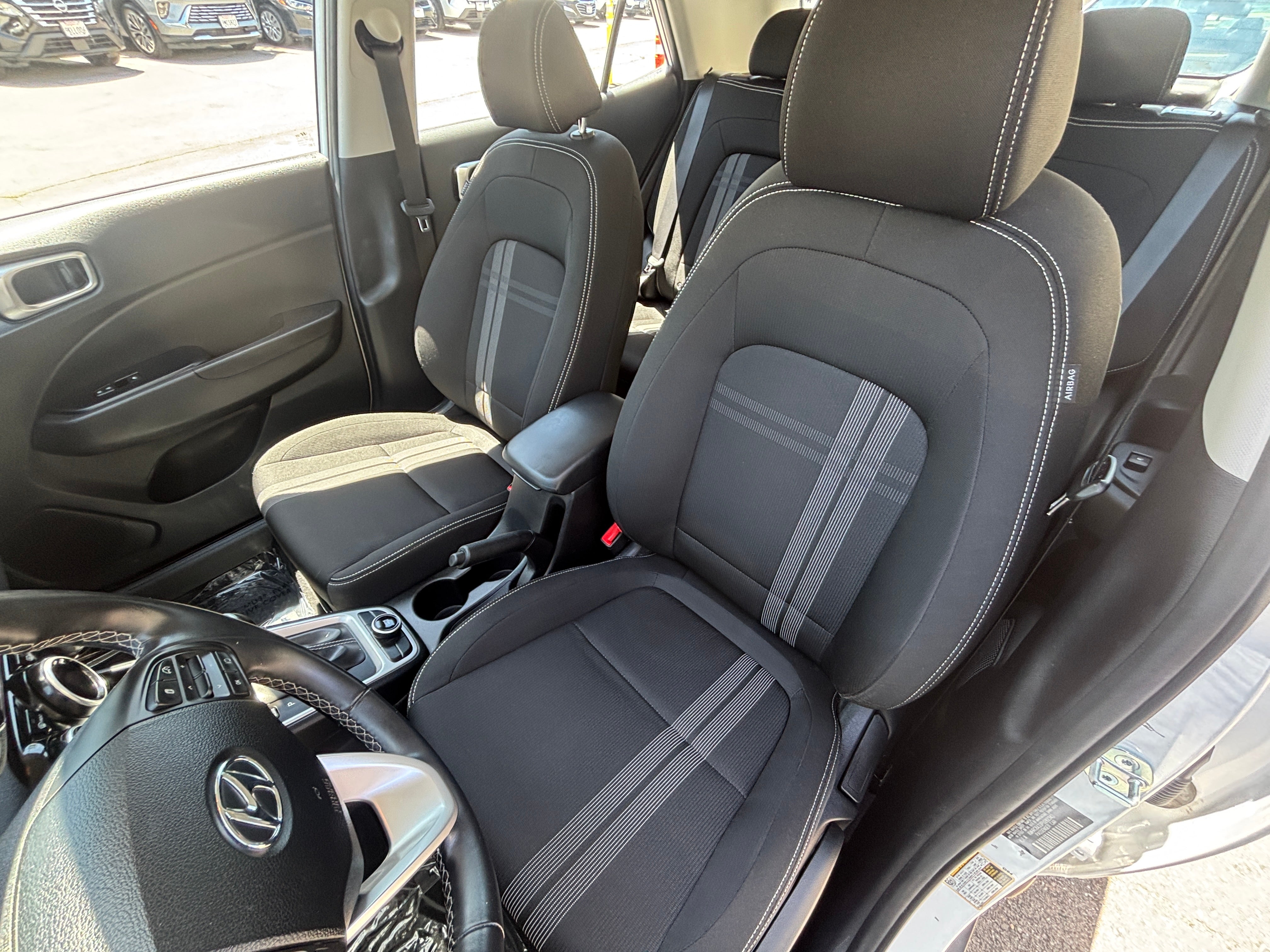 2023 Hyundai Venue SEL 2
