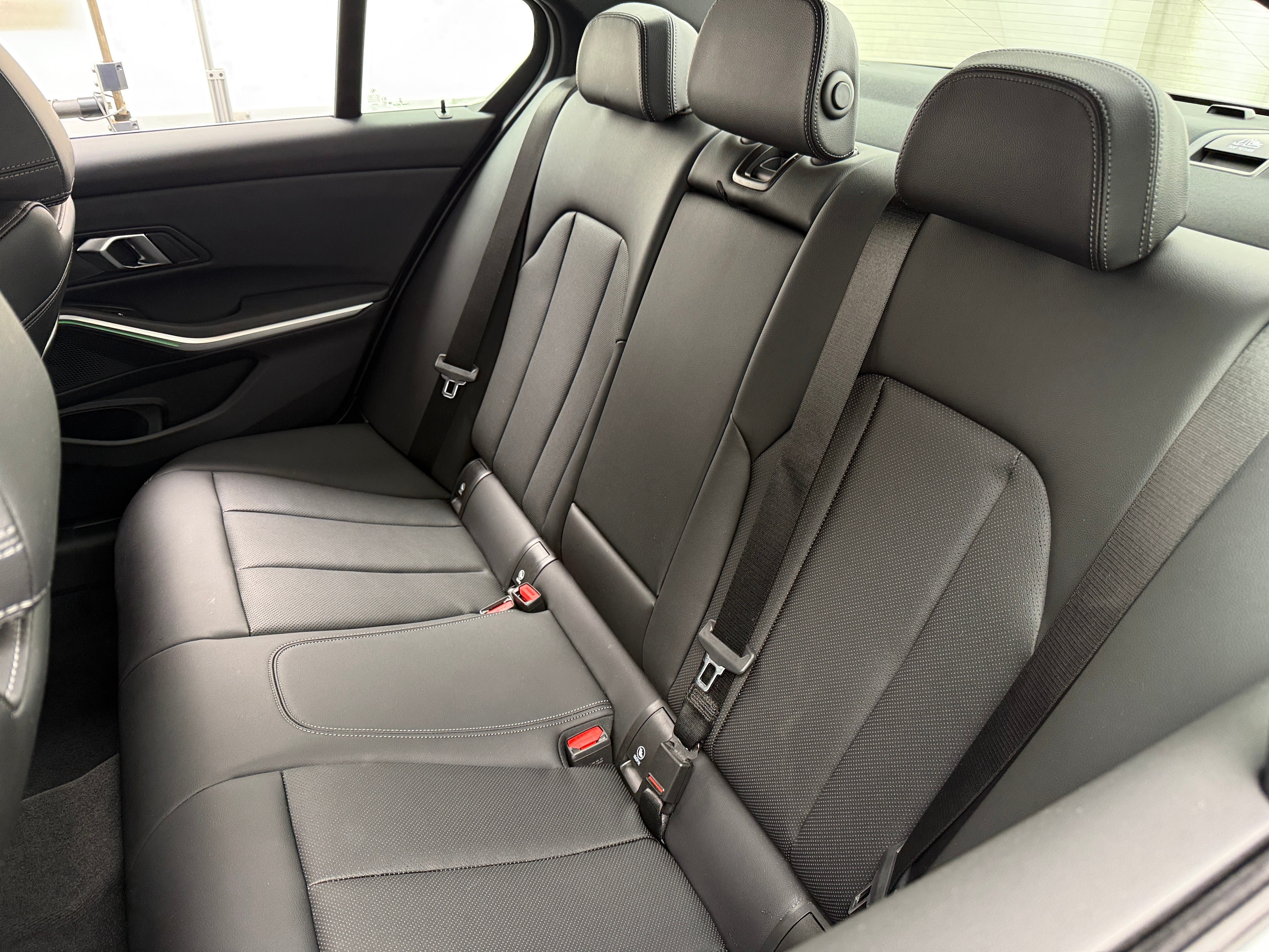 2024 BMW 3 Series 330e xDrive 5