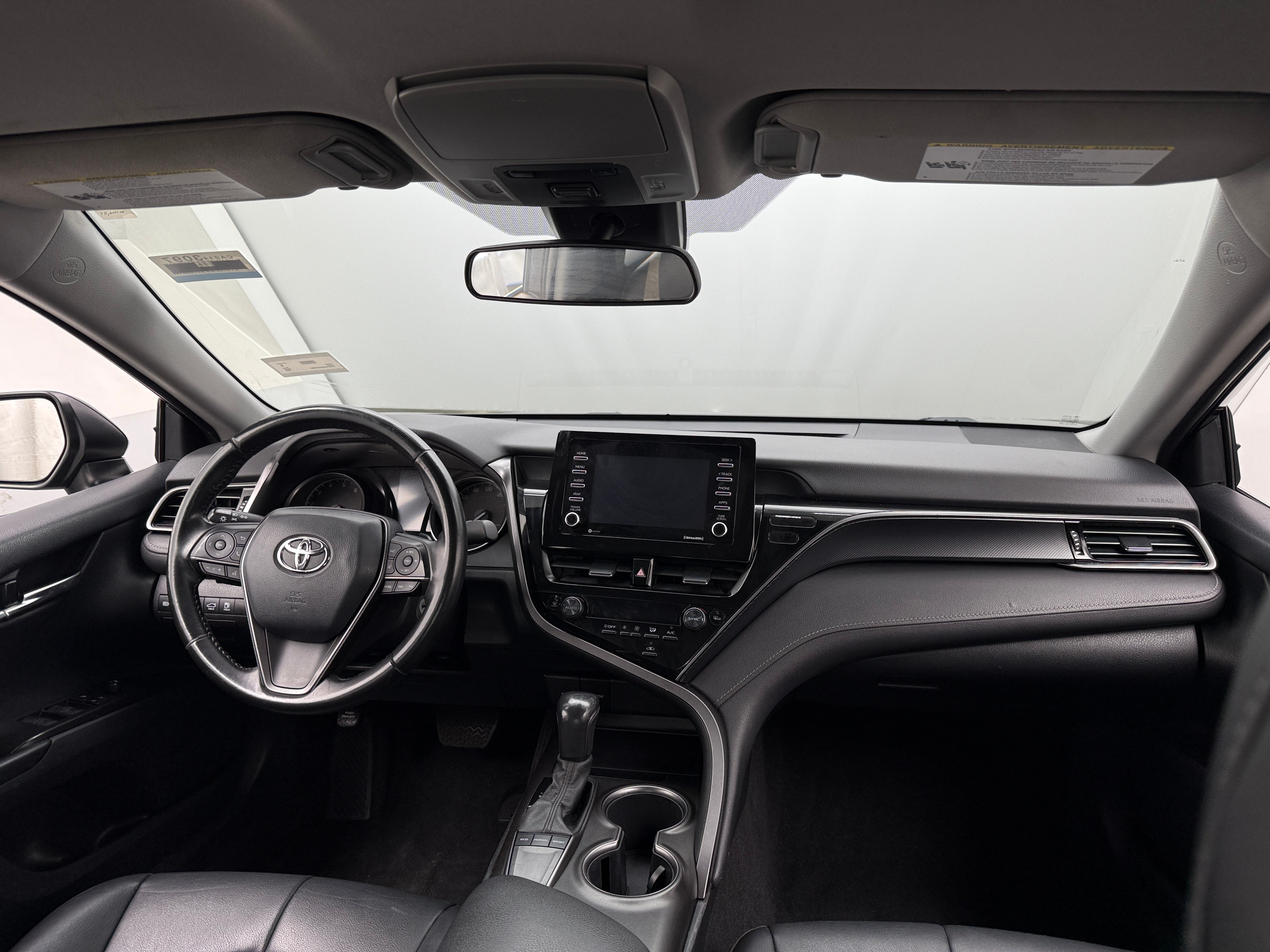 2022 Toyota Camry SE 2