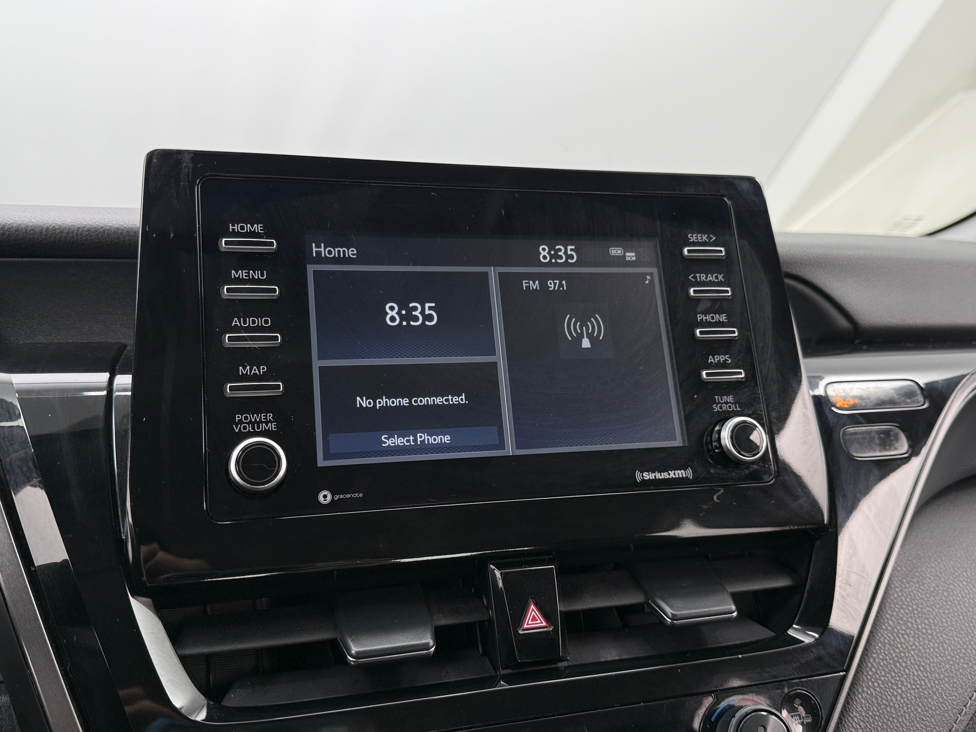 2022 Toyota Camry SE 3