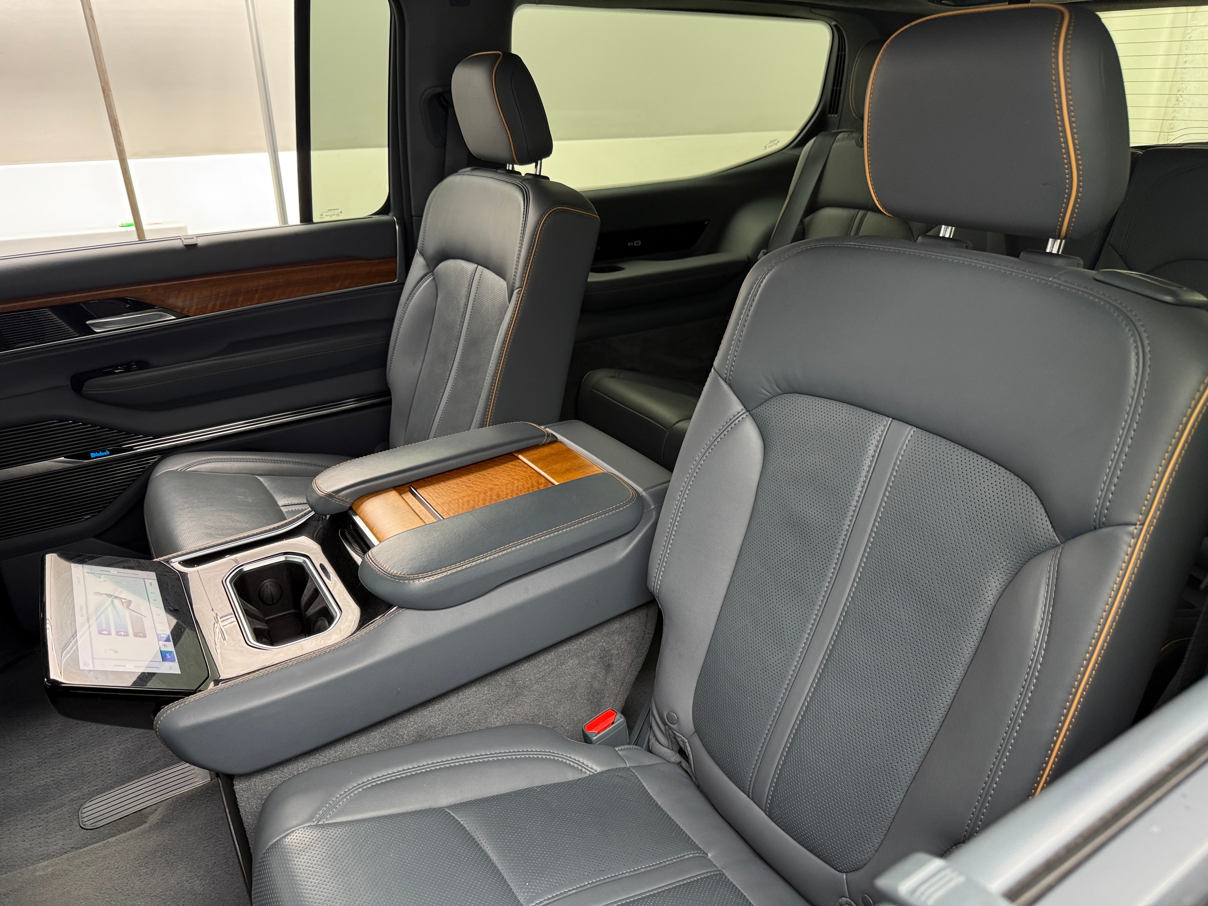 2022 Jeep Grand Wagoneer Series II 5