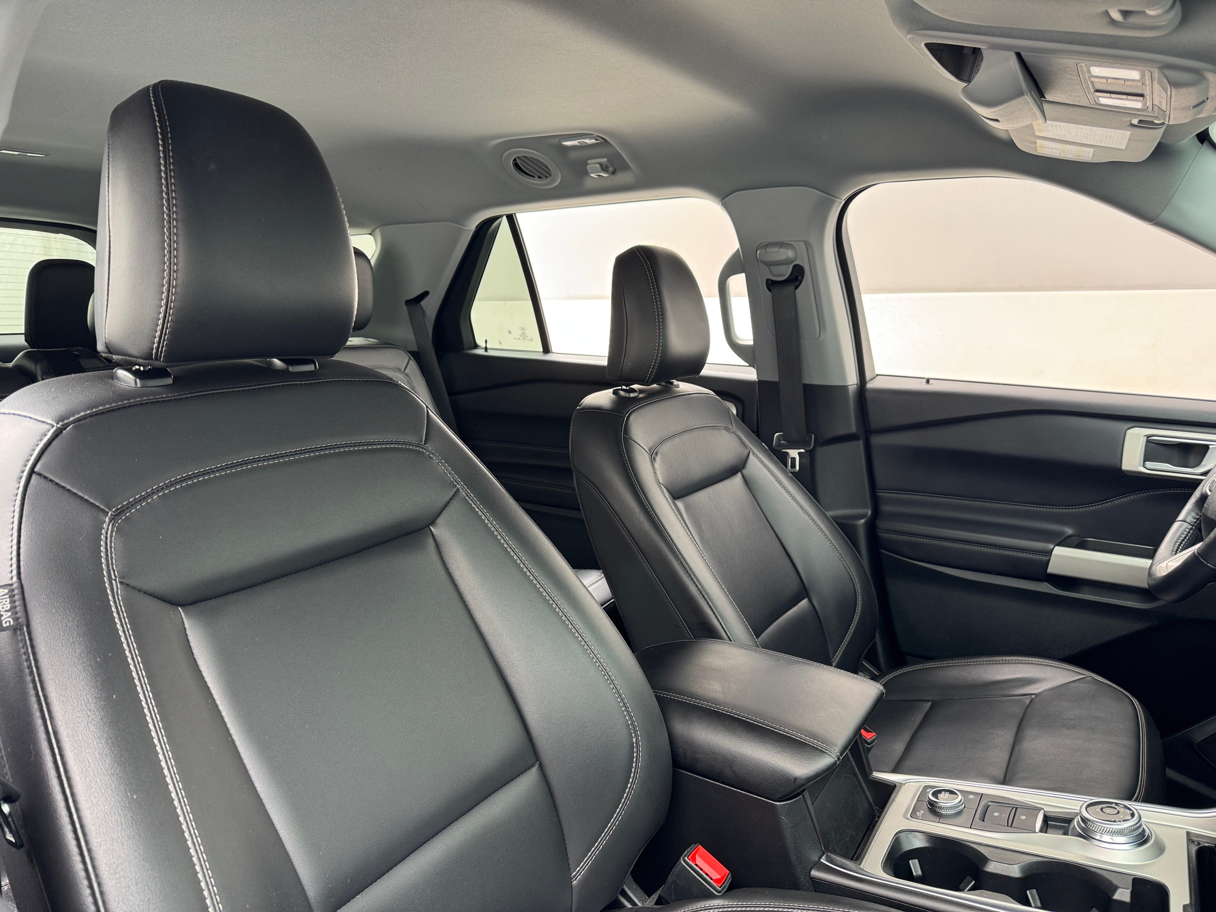 2024 Ford Explorer XLT 2