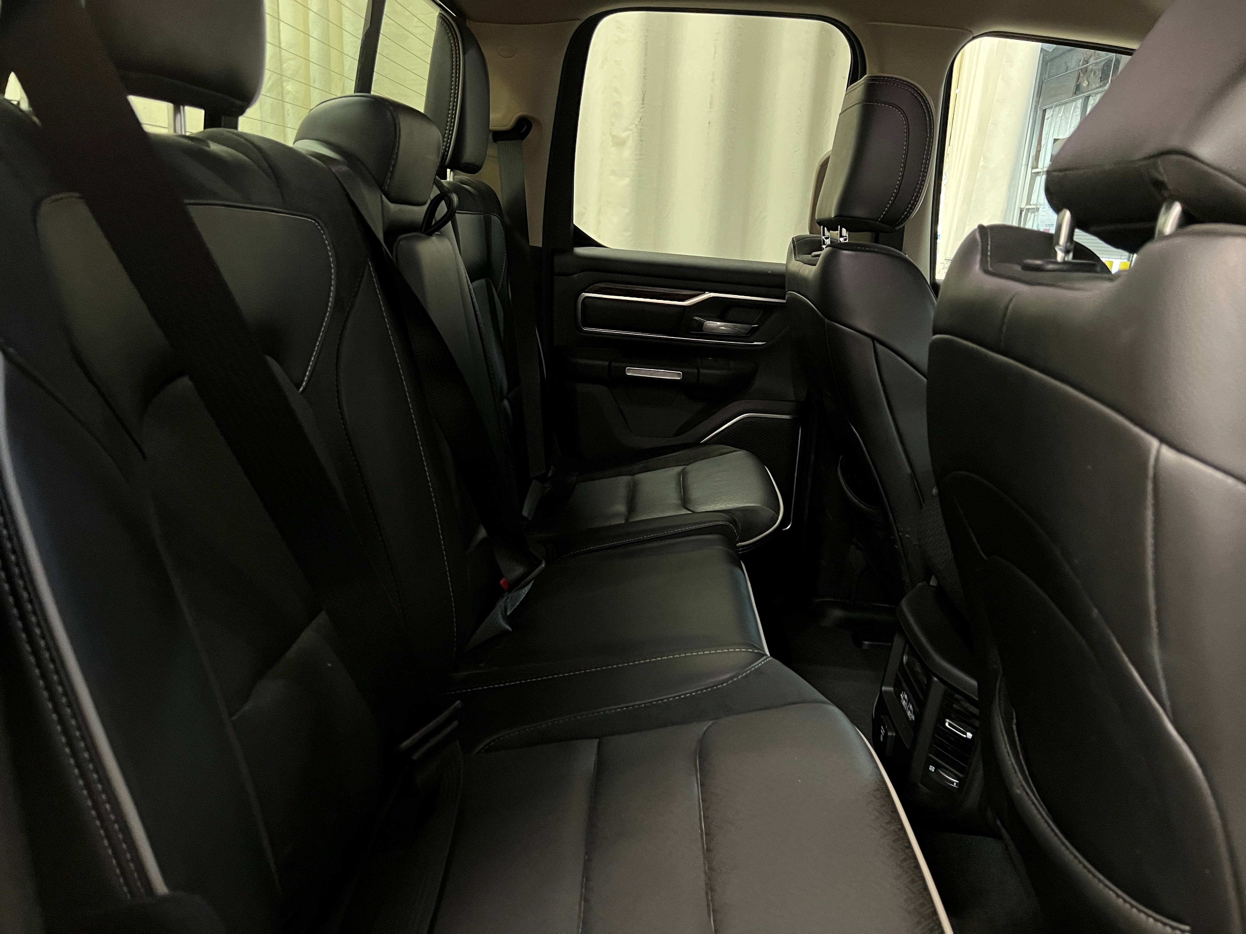 2019 RAM 1500 Laramie 5
