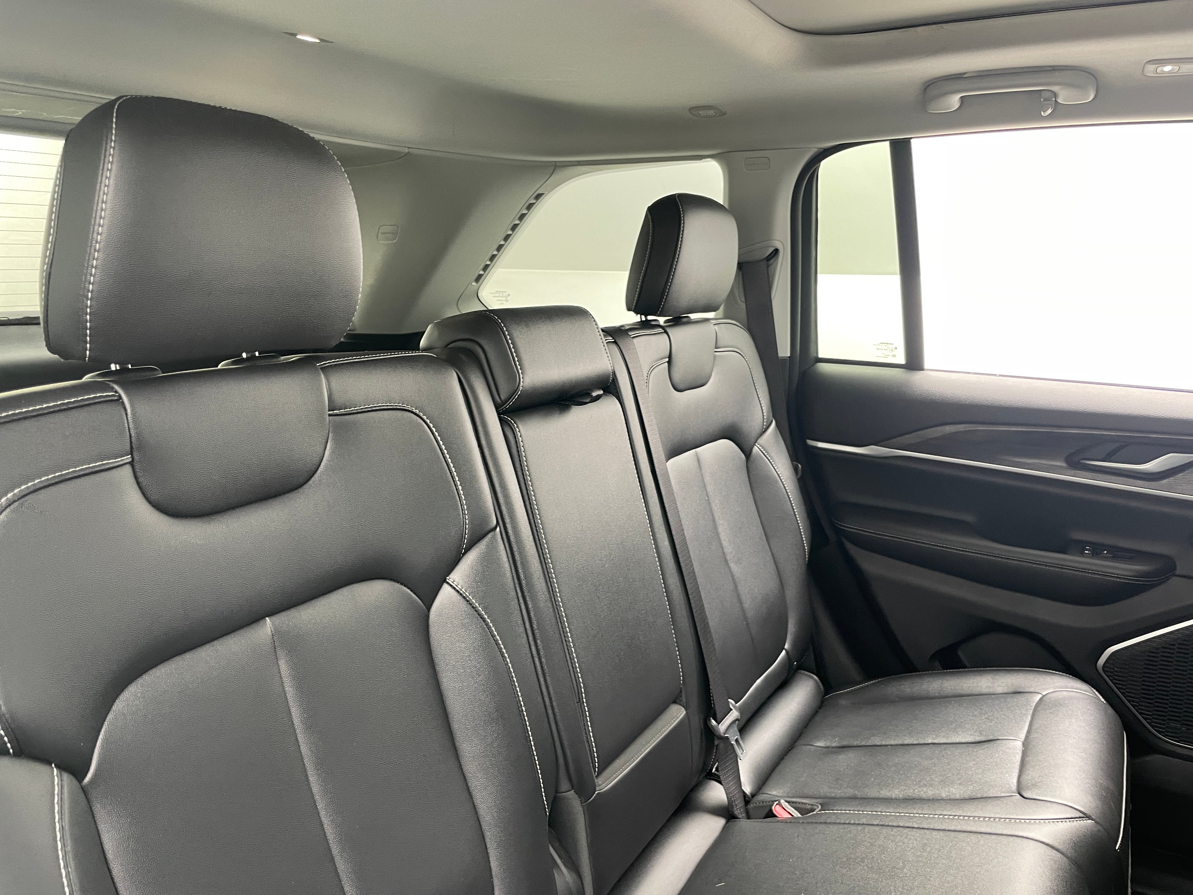 2023 Jeep Grand Cherokee SE 5