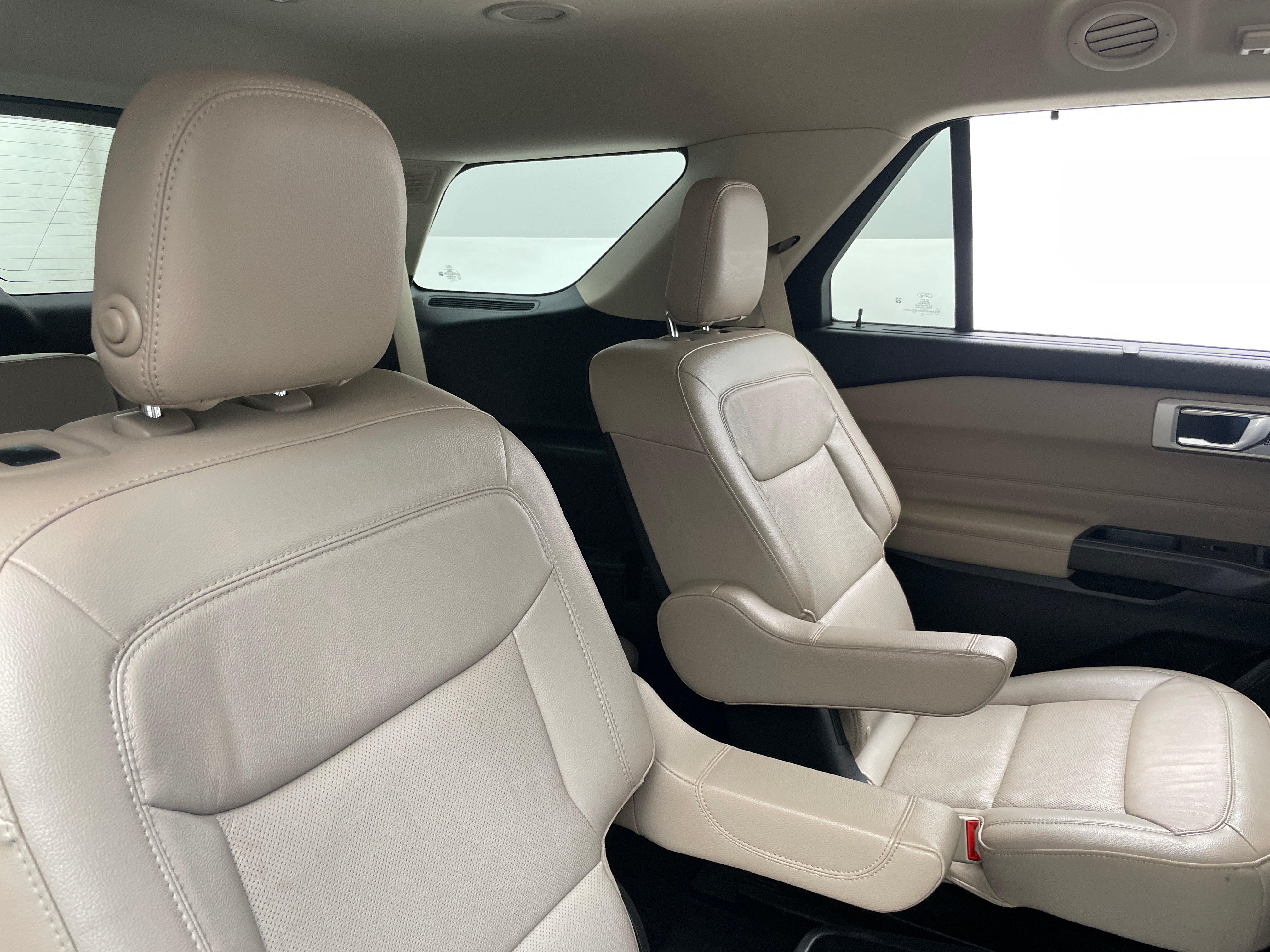 2020 Ford Explorer Limited 5