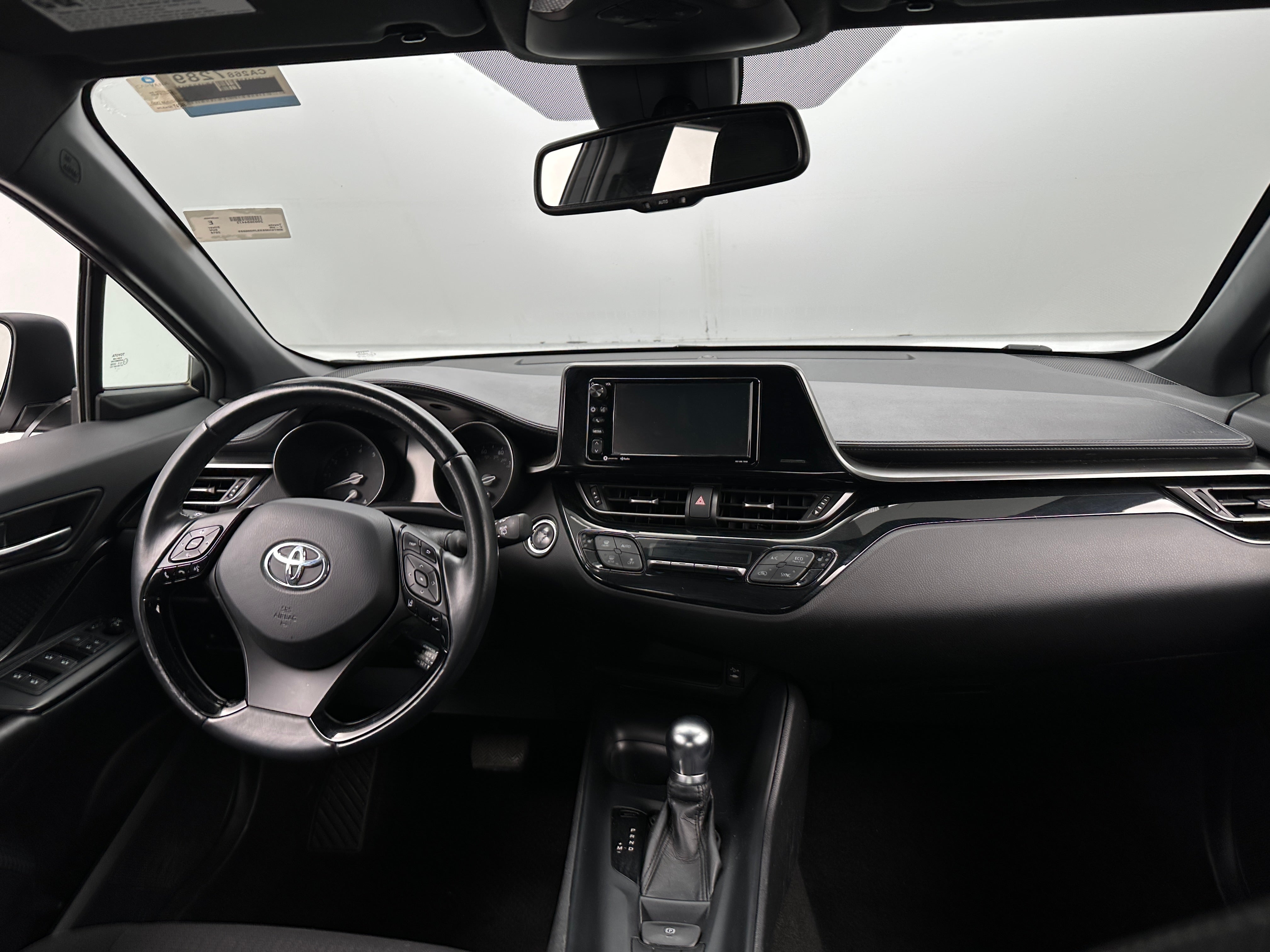 2018 Toyota C-HR XLE 3