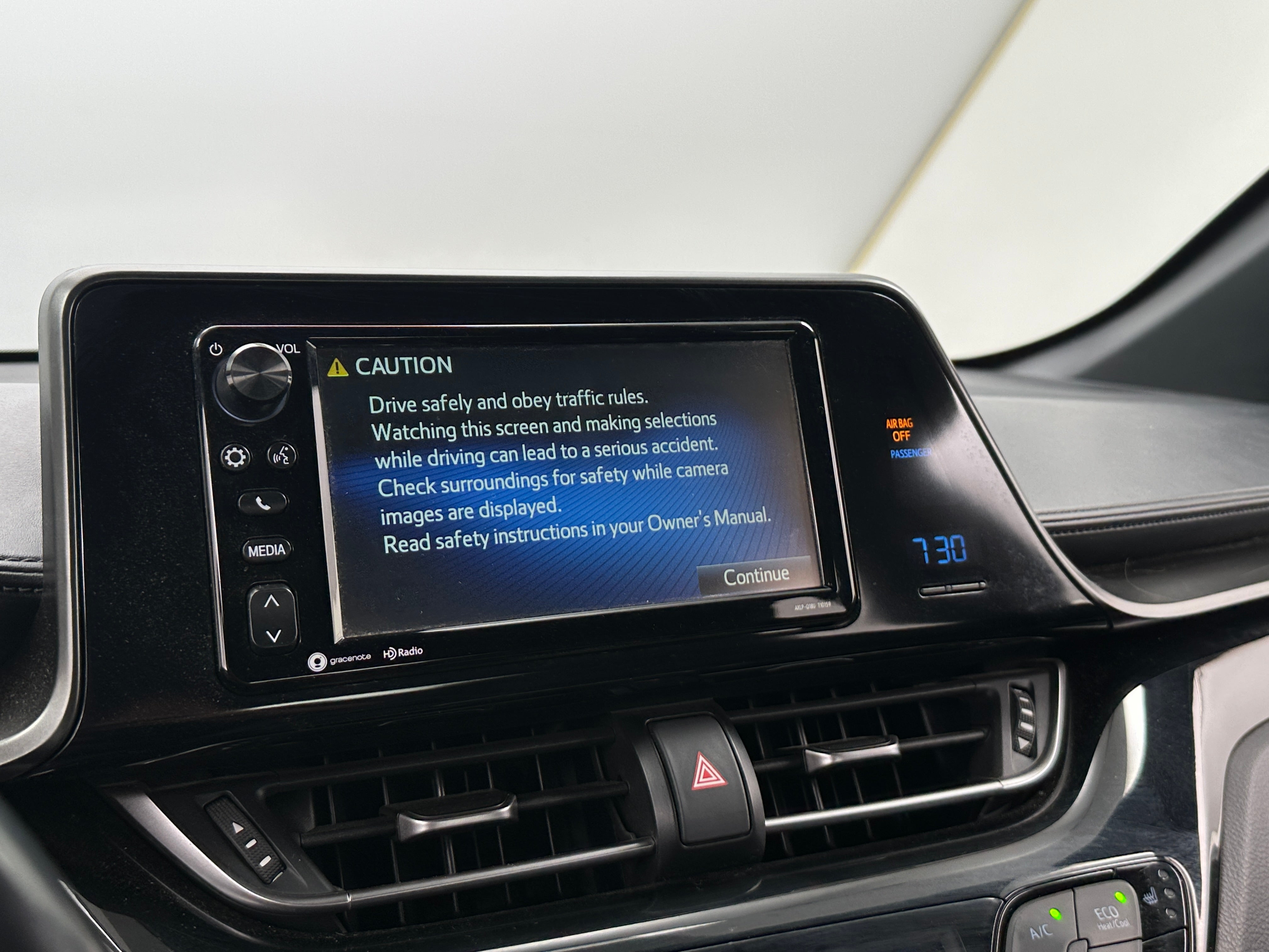 2018 Toyota C-HR XLE 4