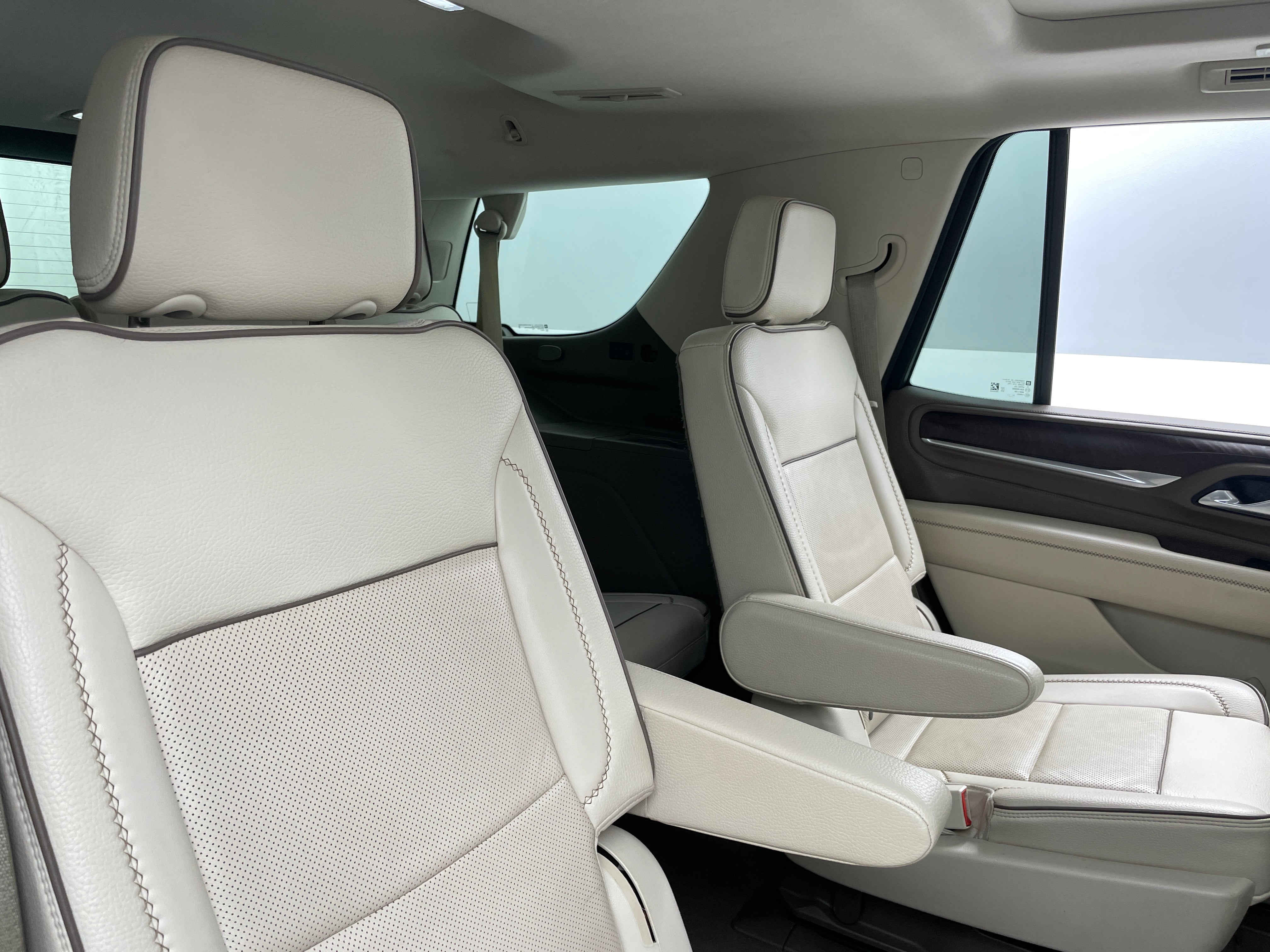 2022 GMC Yukon Denali 5