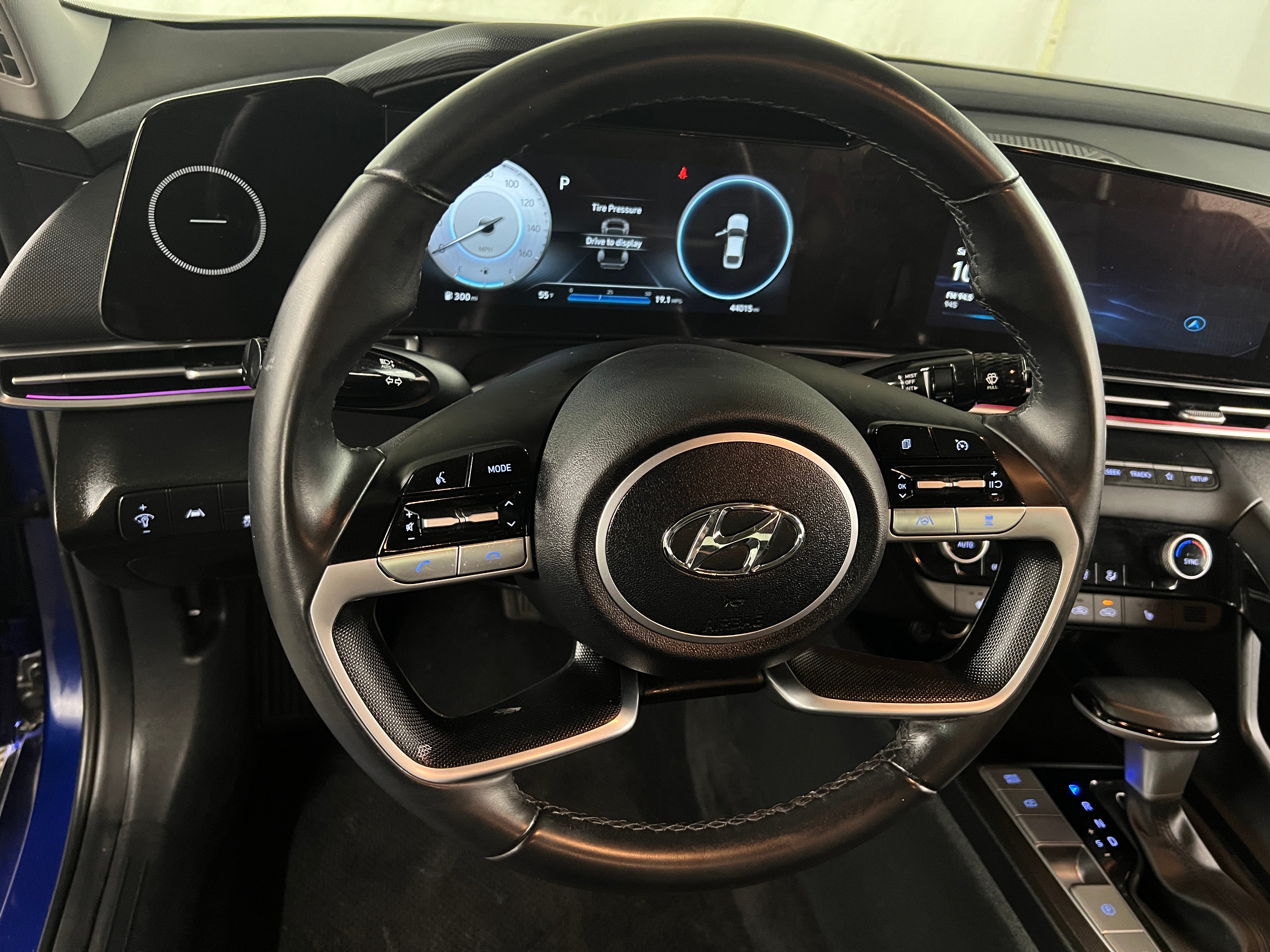 2023 Hyundai Elantra Limited Edition 4