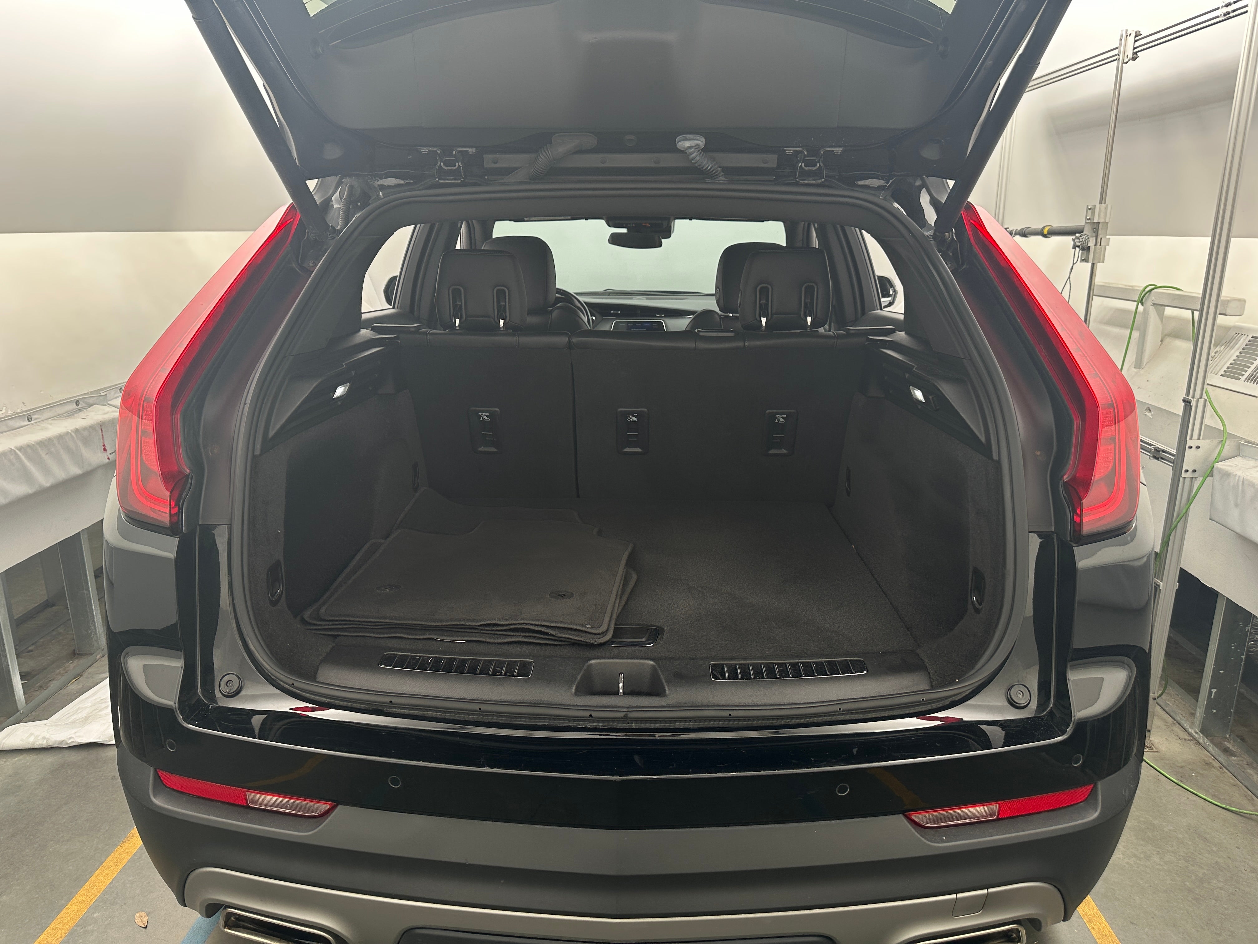 2023 Cadillac XT4 Premium Luxury 6