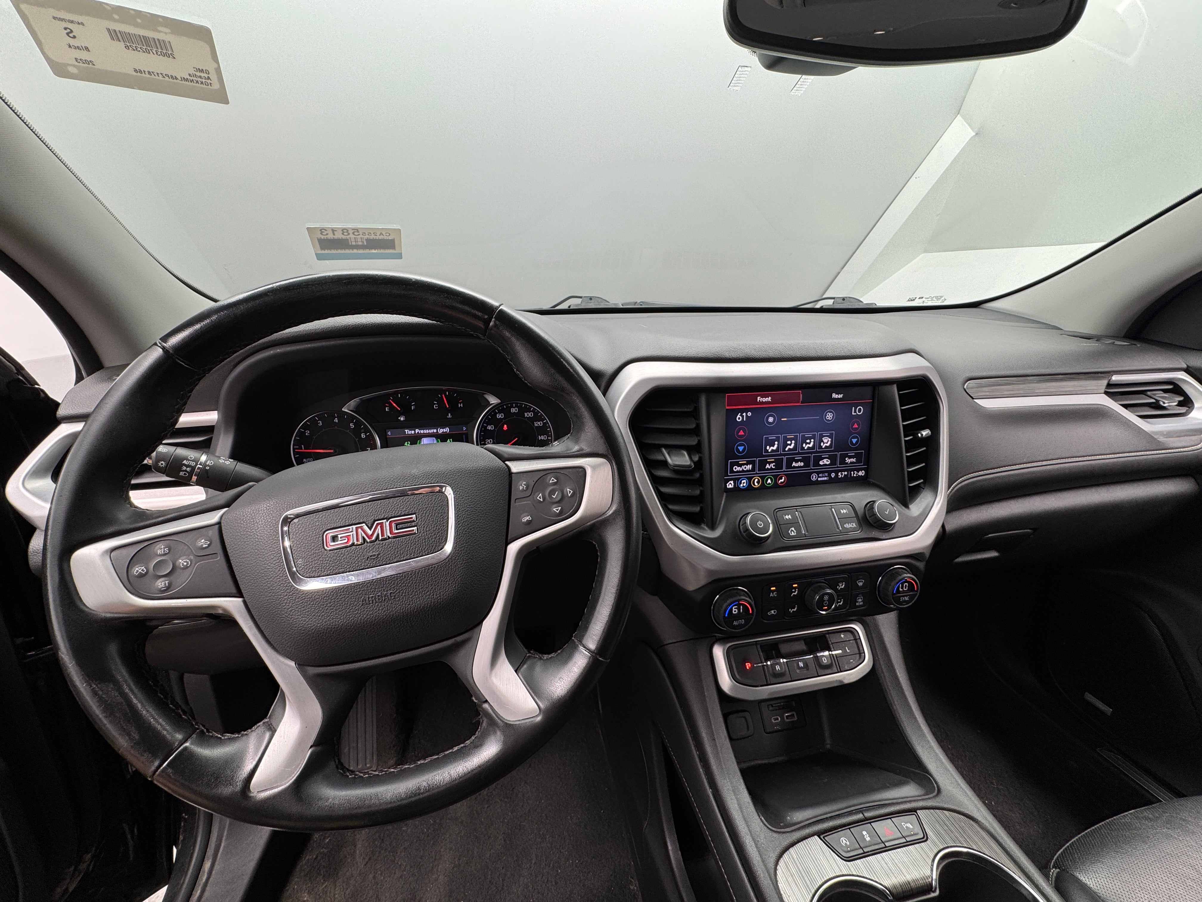 2023 GMC Acadia SLT 2