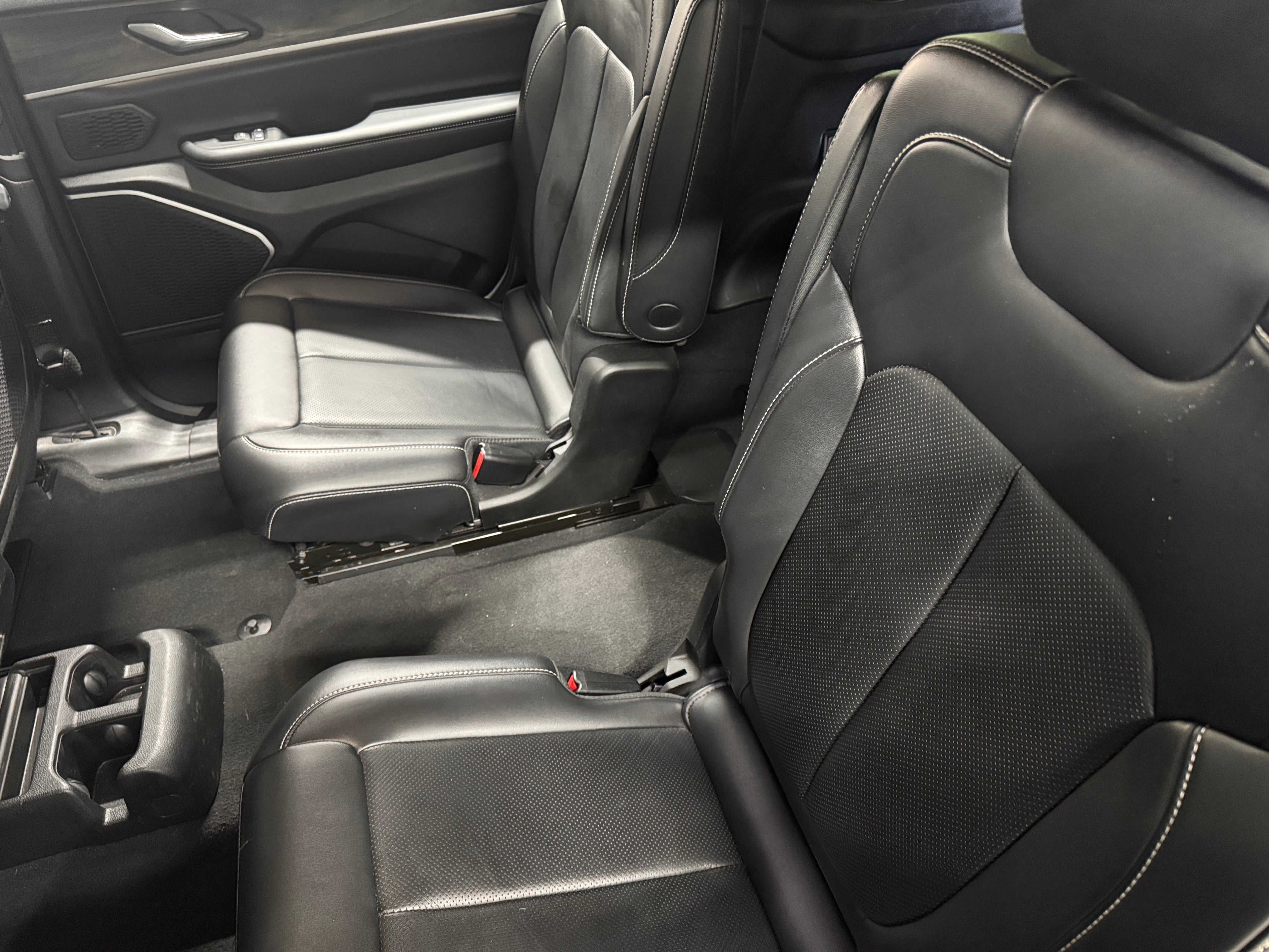 2022 Jeep Grand Cherokee L Limited Edition 5