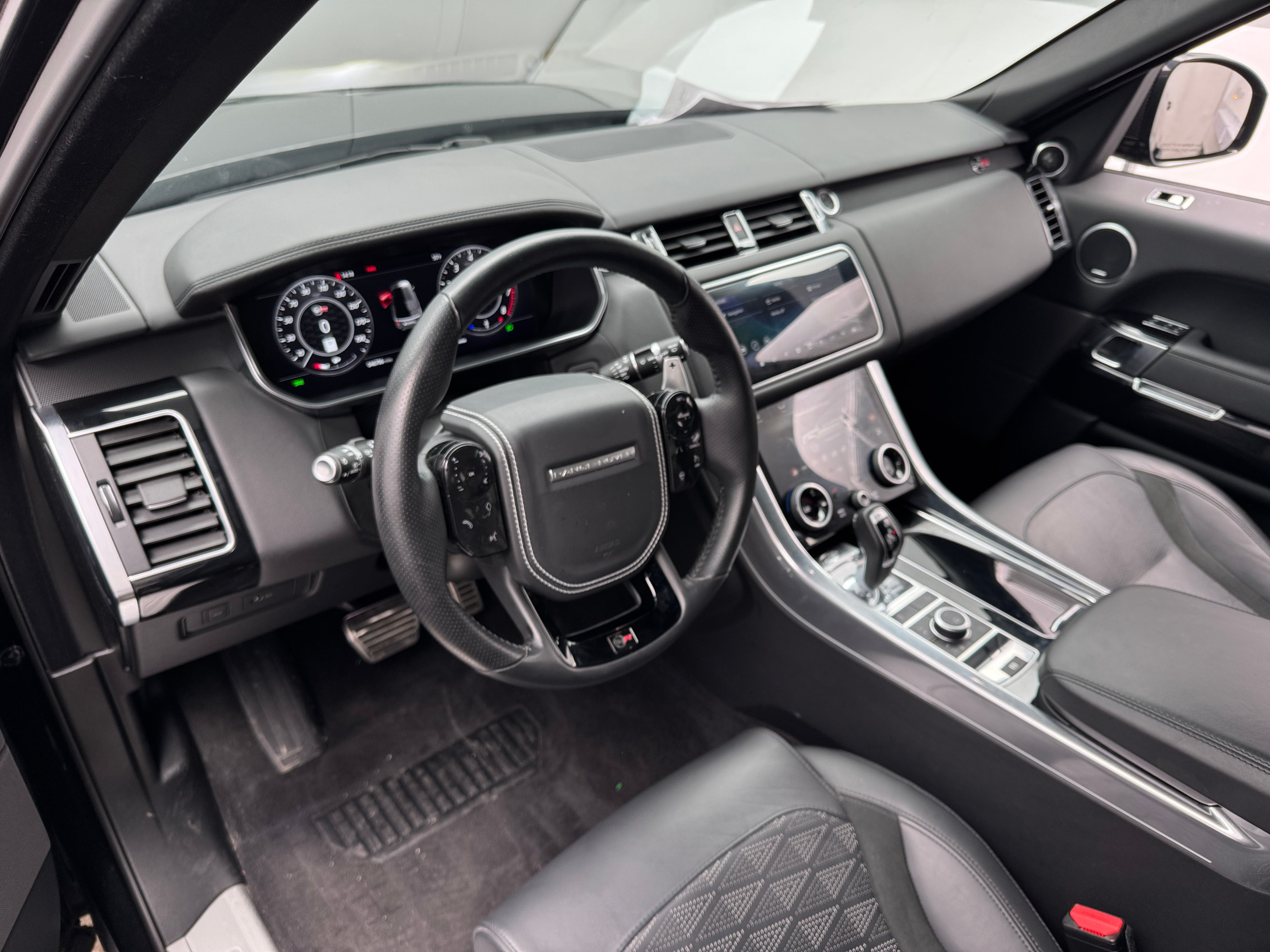 2022 Land Rover Range Rover Sport SVR 2