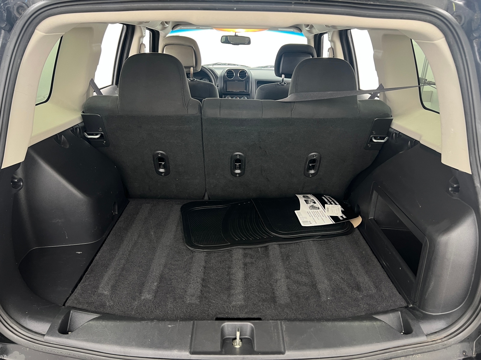 Thumbnail: 2016 Jeep Patriot - 7