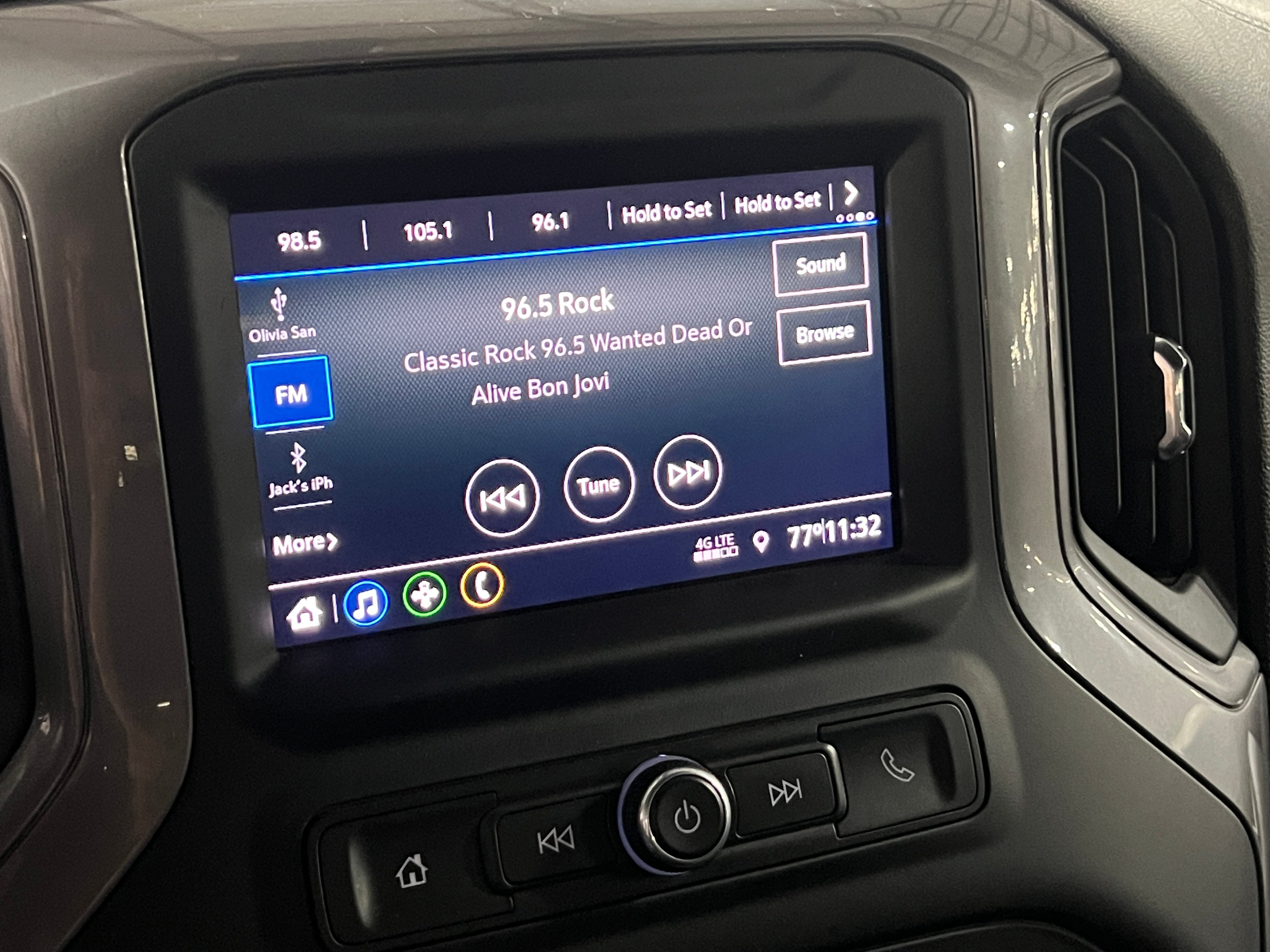 2020 Chevrolet Silverado 1500 Custom 4