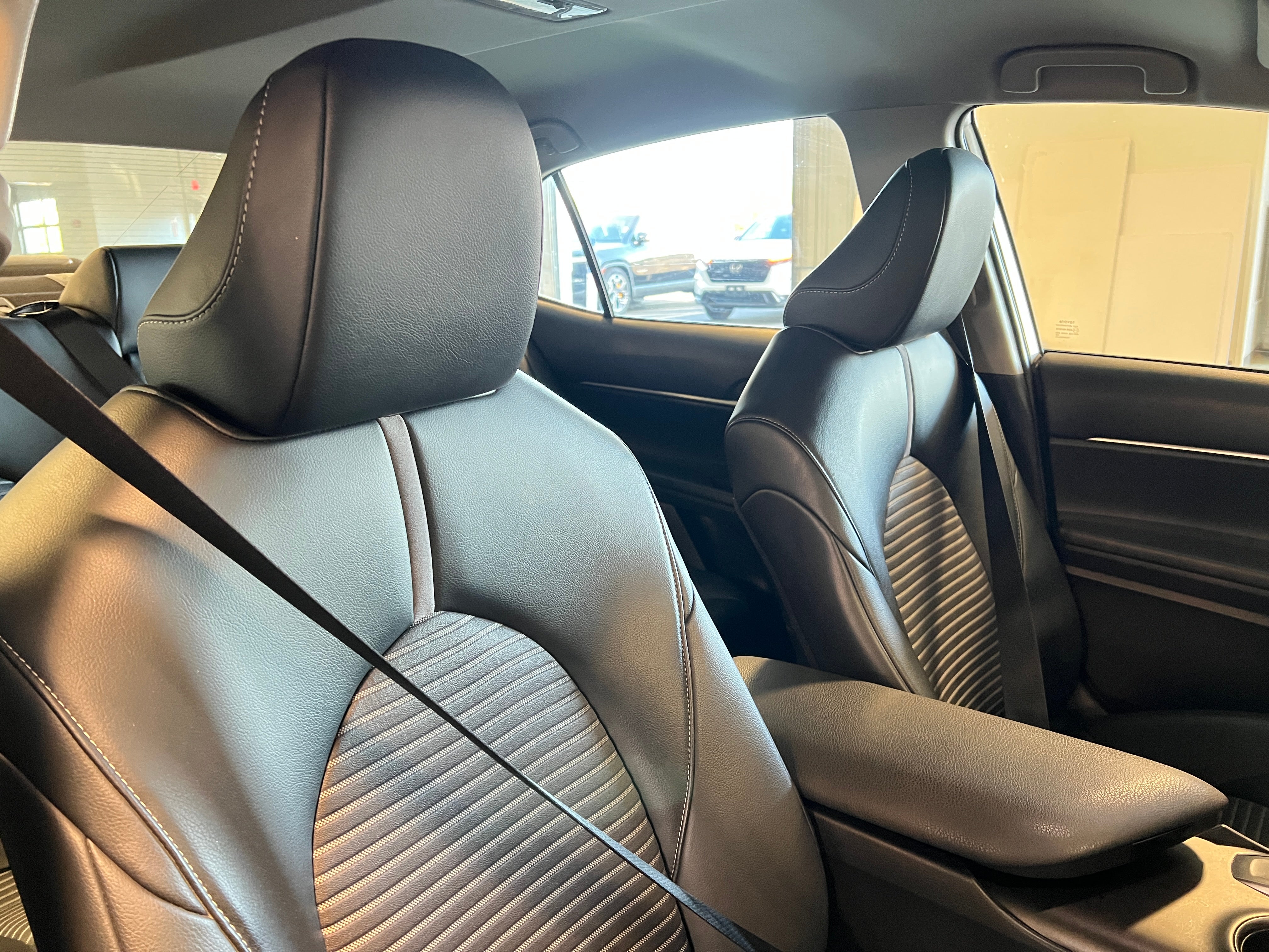 2022 Toyota Camry SE 2