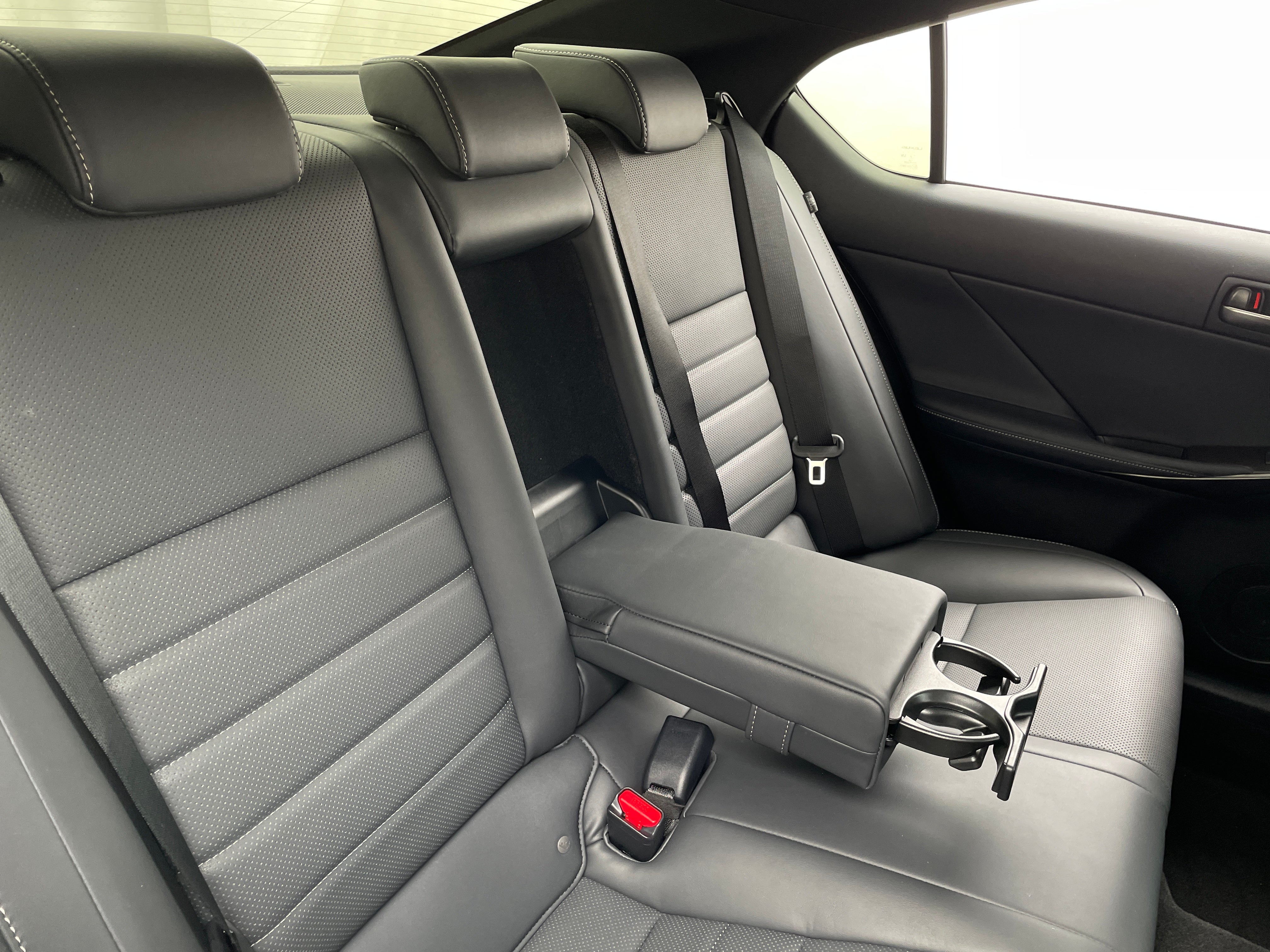 2023 Lexus IS 350 6
