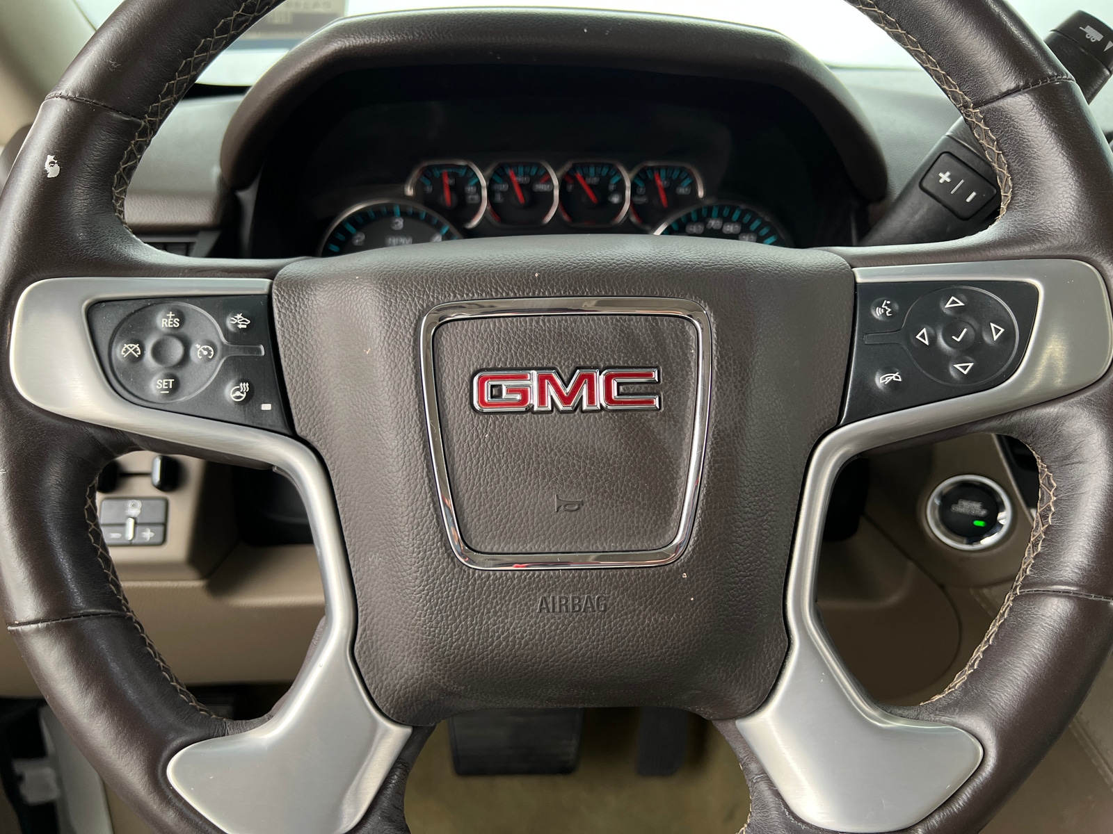 Thumbnail: 2017 GMC Yukon - 4