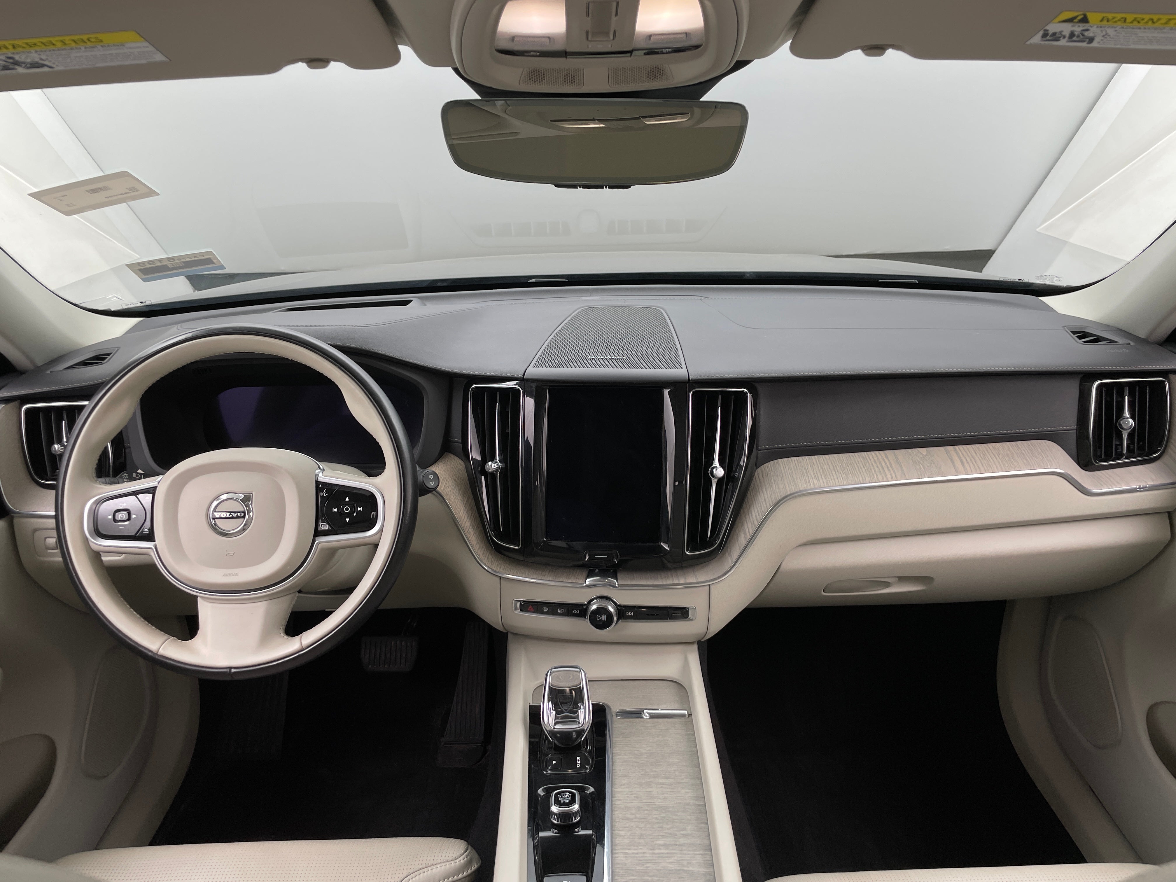 2022 Volvo XC60 B5 Inscription 2