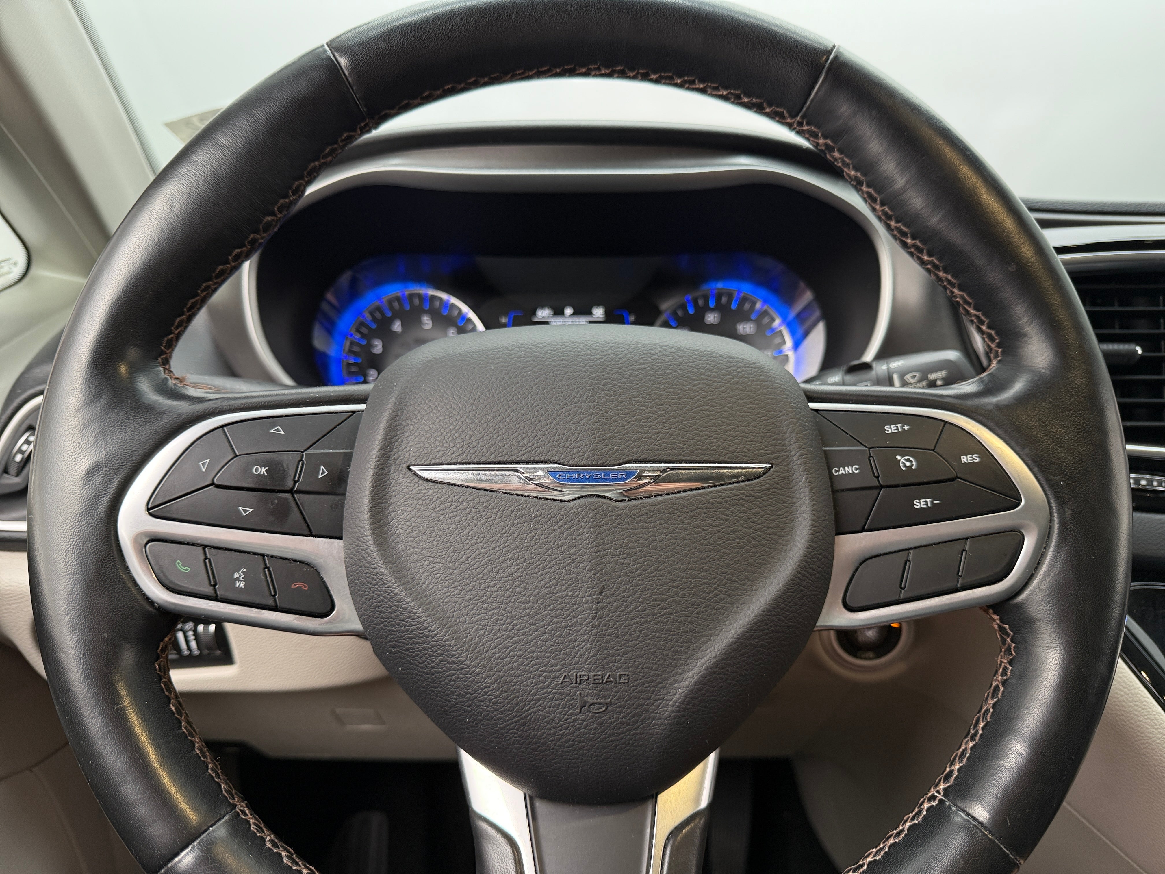 2020 Chrysler Pacifica Touring L 4