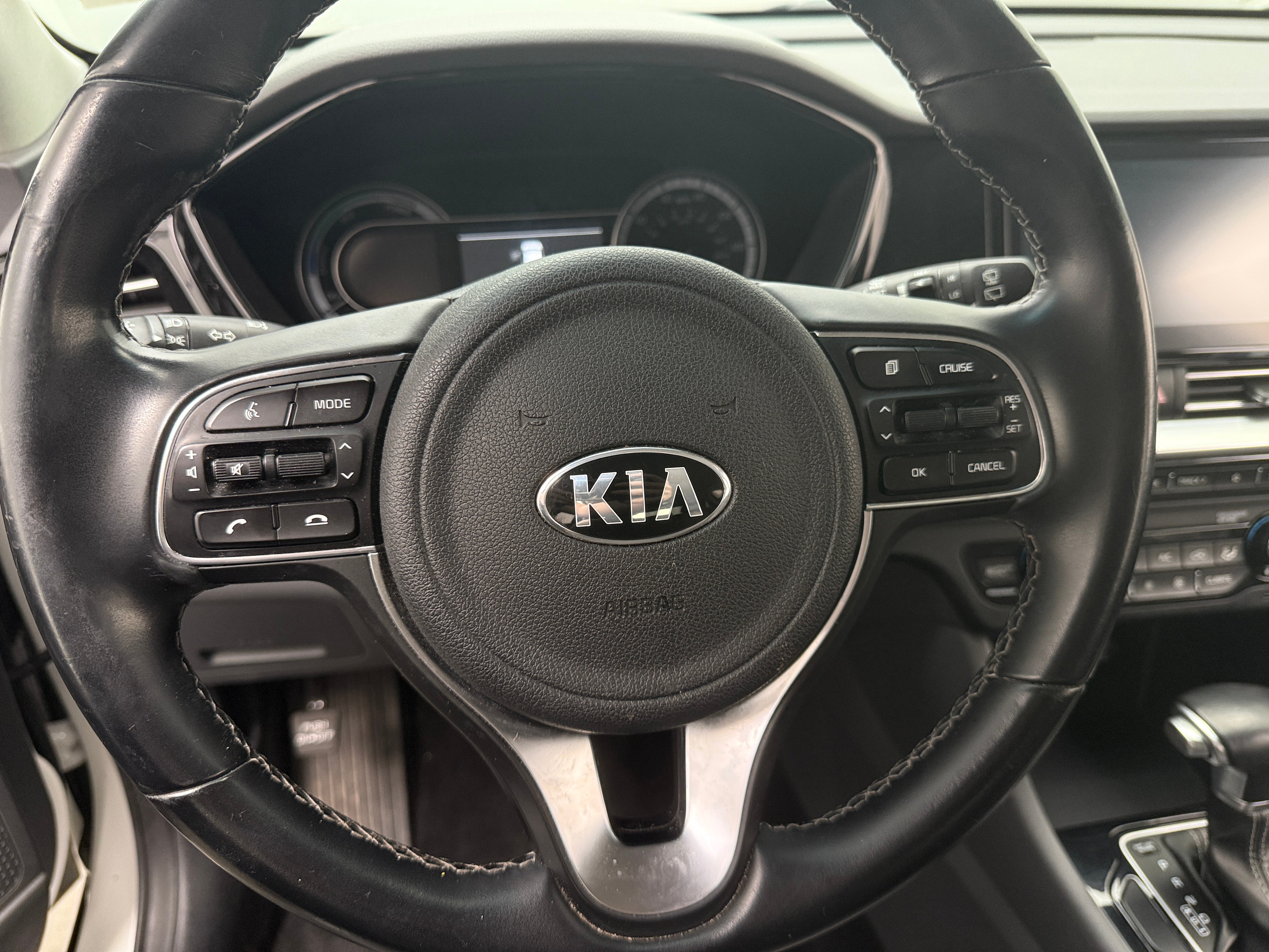 2020 Kia Niro LXS 5