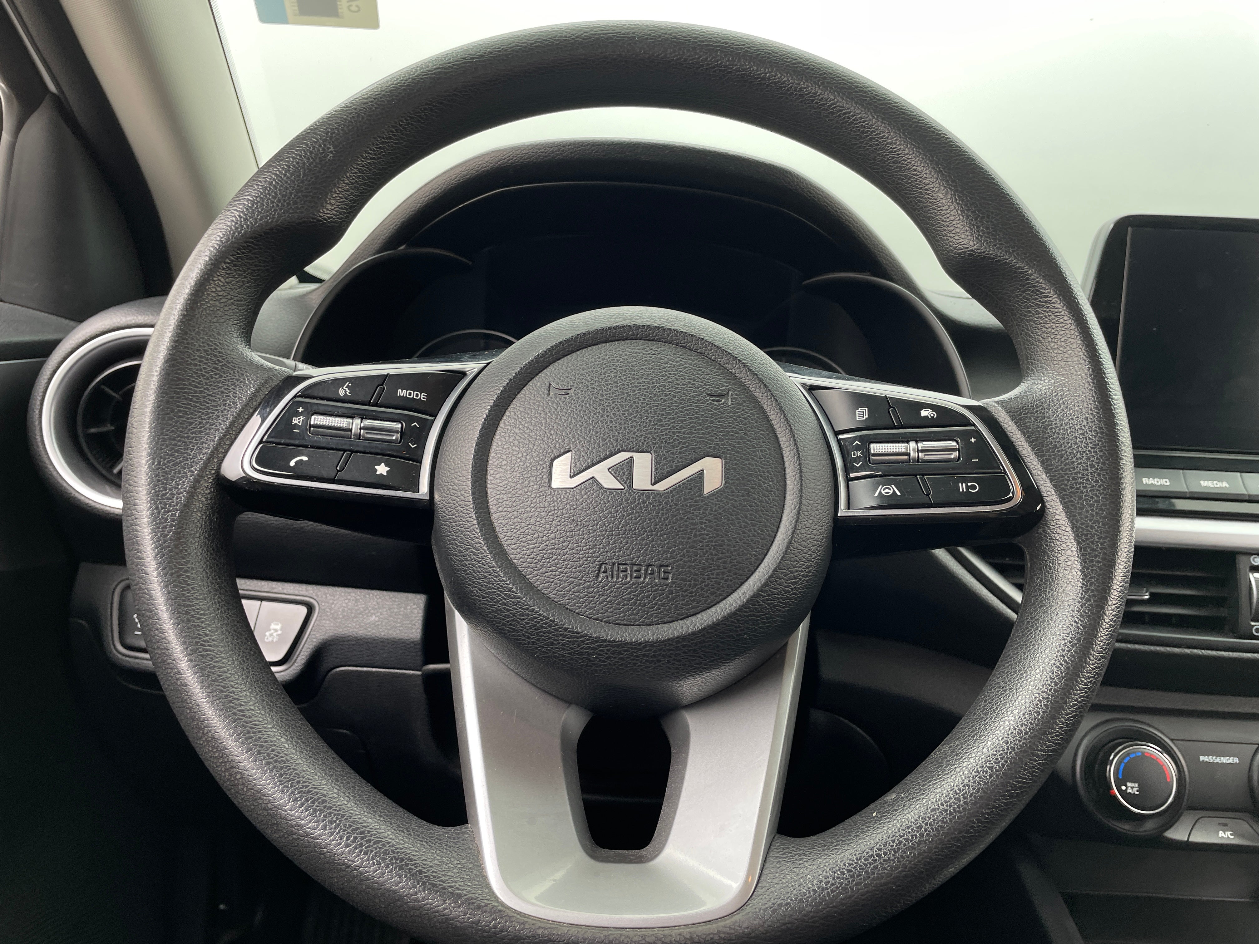 2022 Kia Forte LXS 5