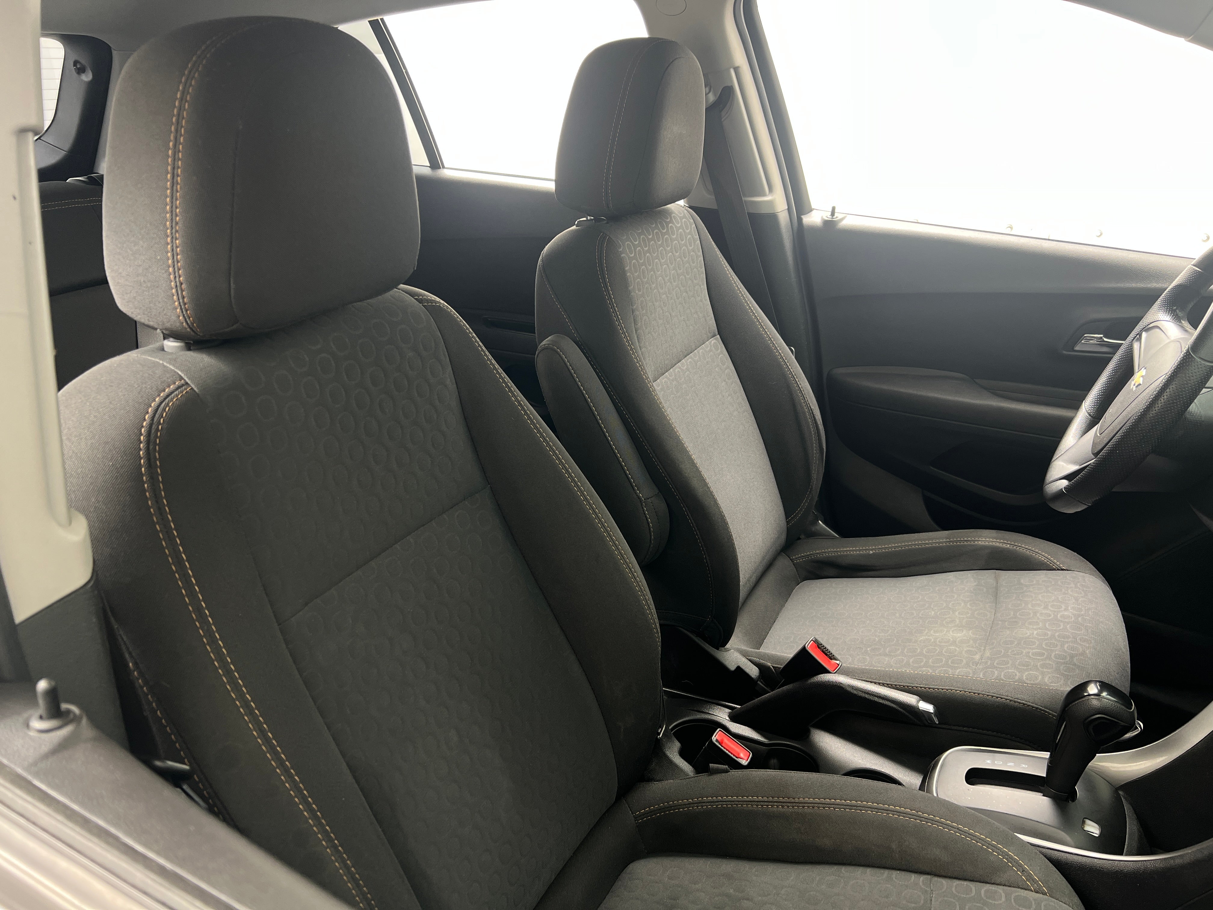2020 Chevrolet Trax LS 2