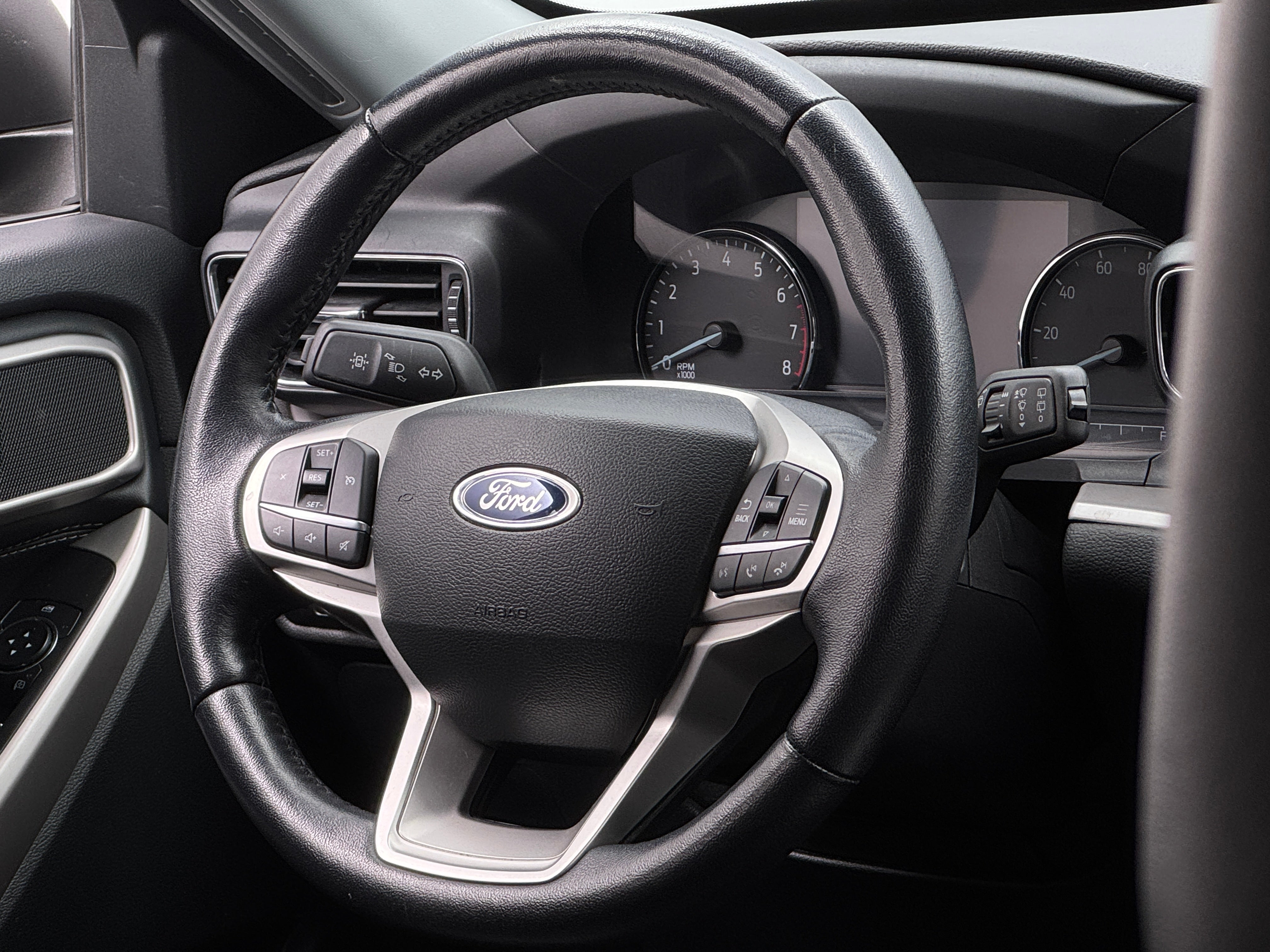 2023 Ford Explorer XLT 5