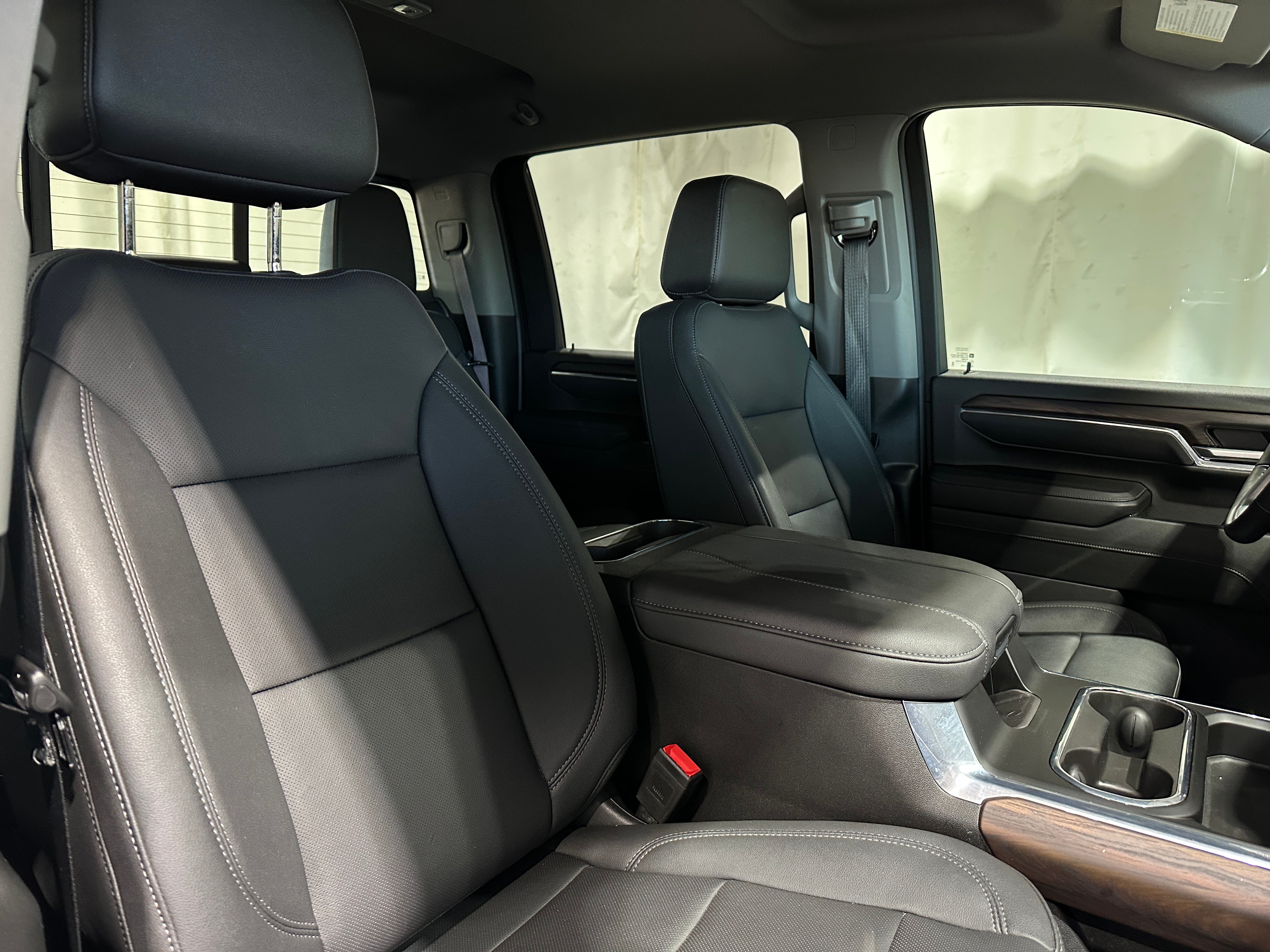 2024 GMC Sierra 2500 SLT 2