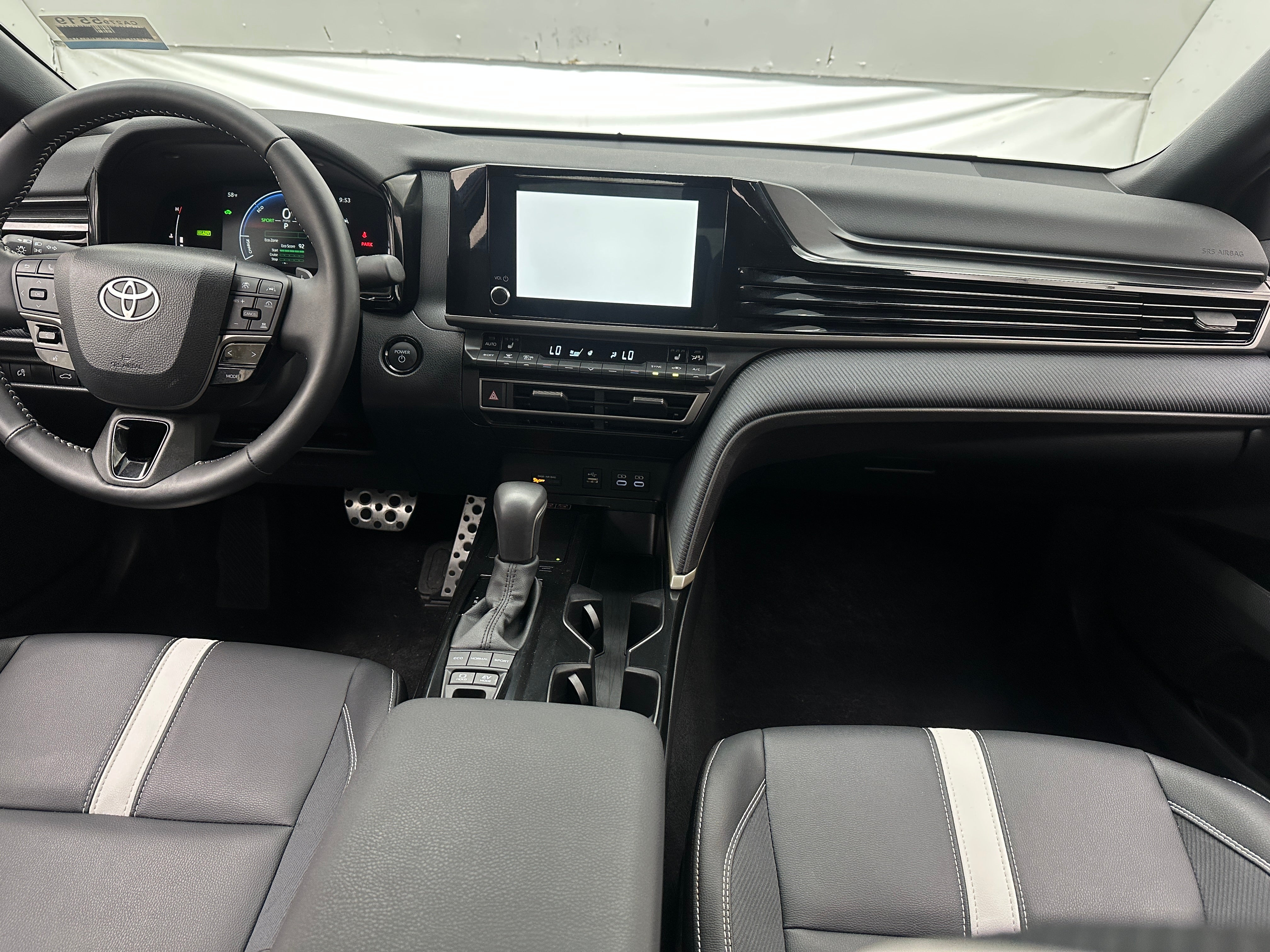 2025 Toyota Camry SE 2