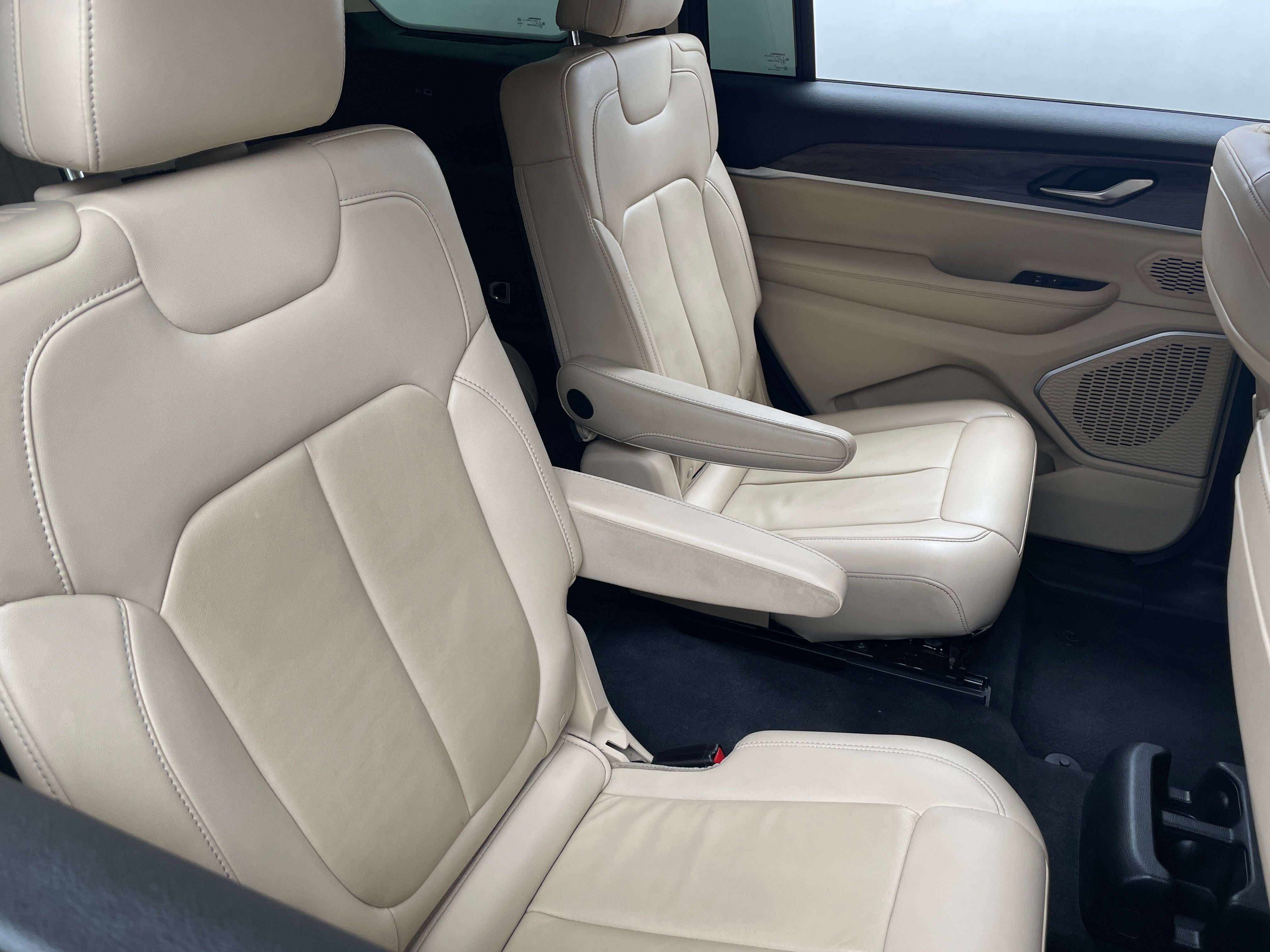 2022 Jeep Grand Cherokee L Limited Edition 5