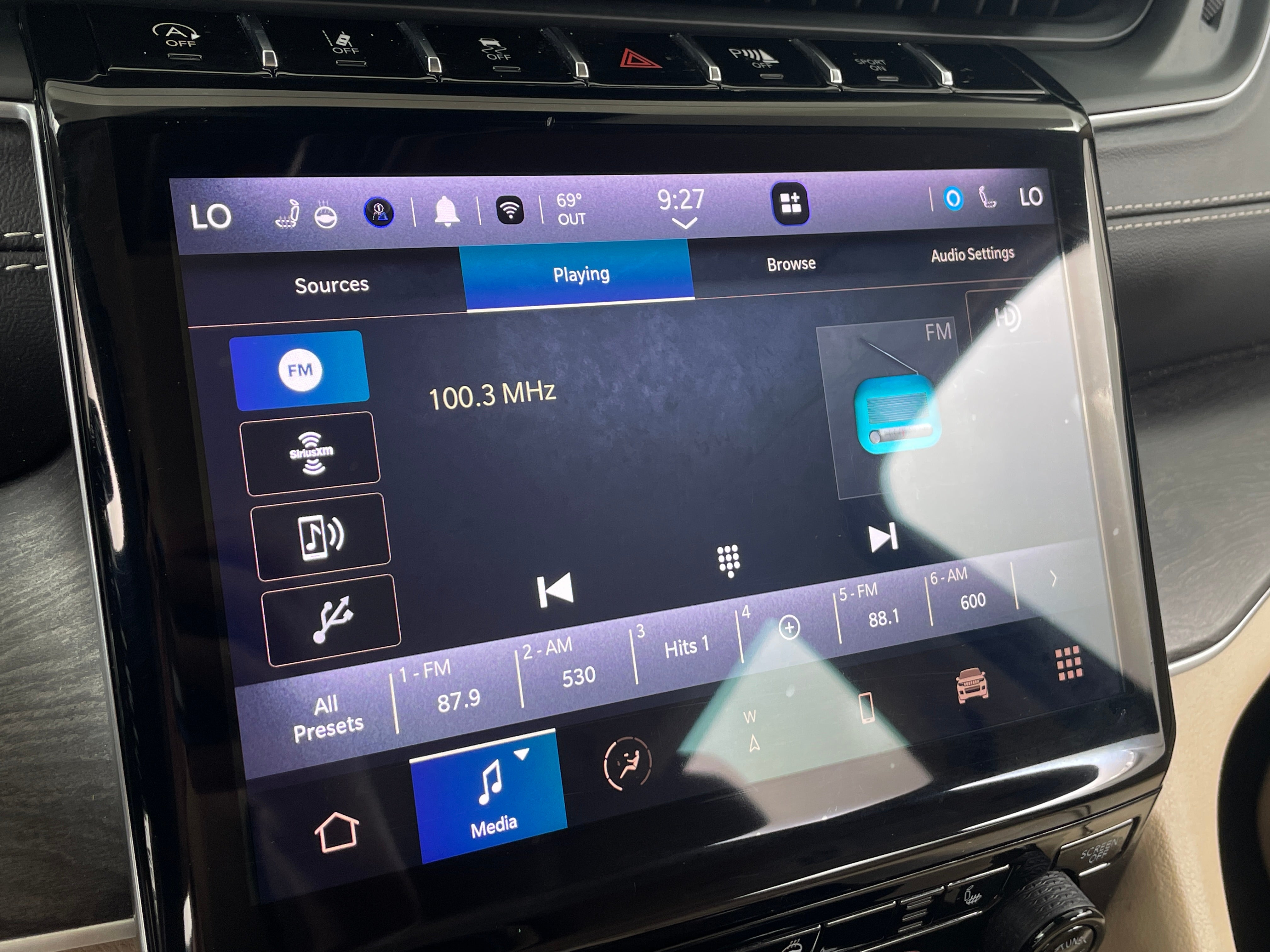 2022 Jeep Grand Cherokee L Limited Edition 3