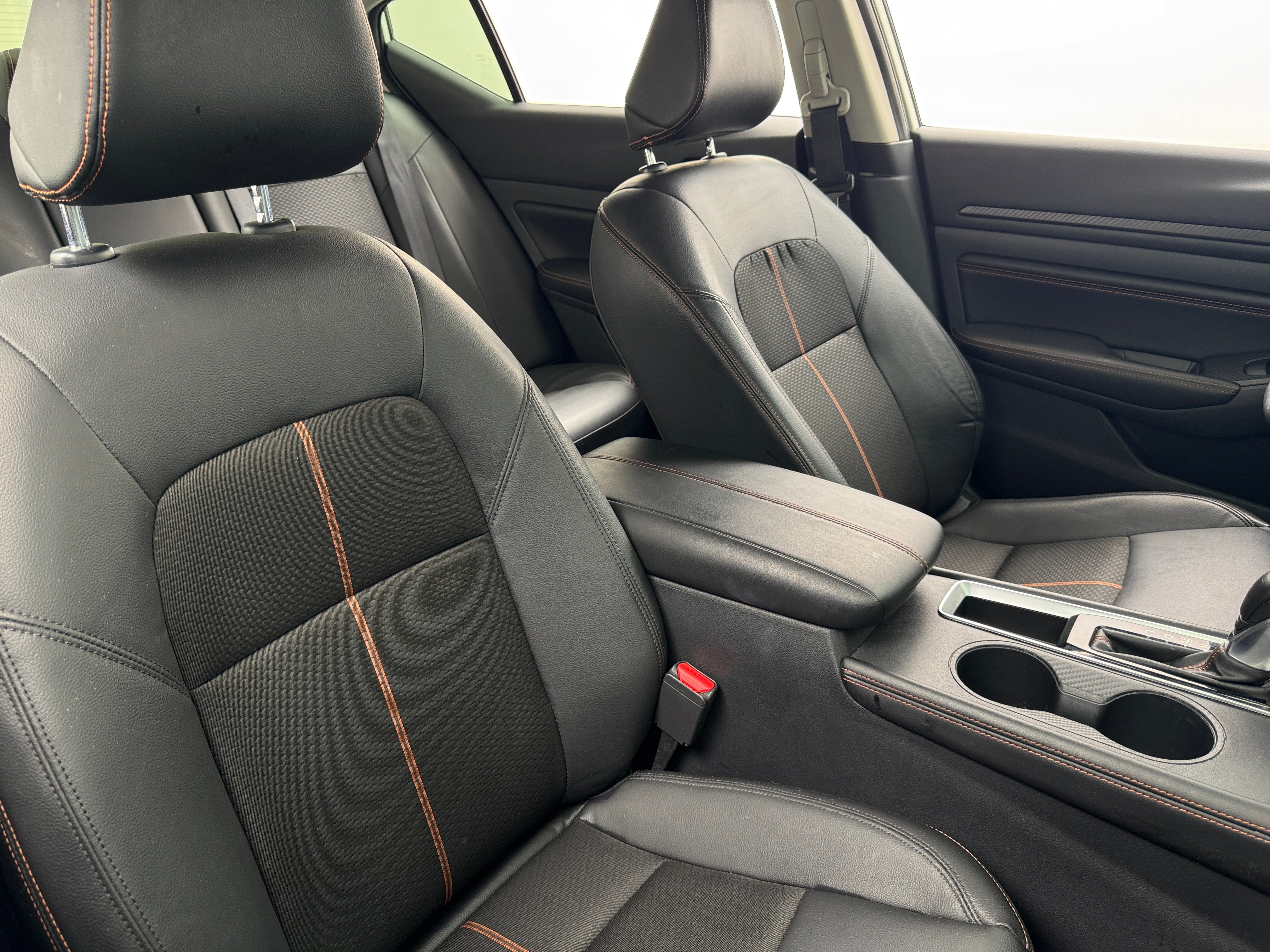 2022 Nissan Altima SR 2
