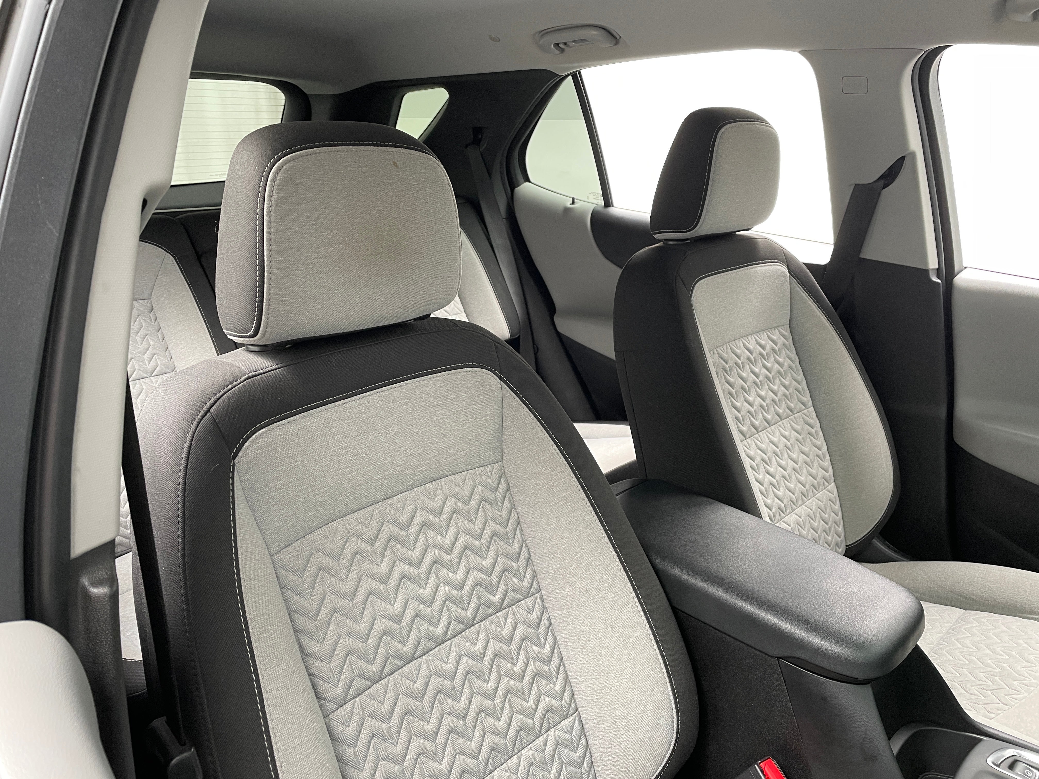 2022 Chevrolet Equinox LS 2