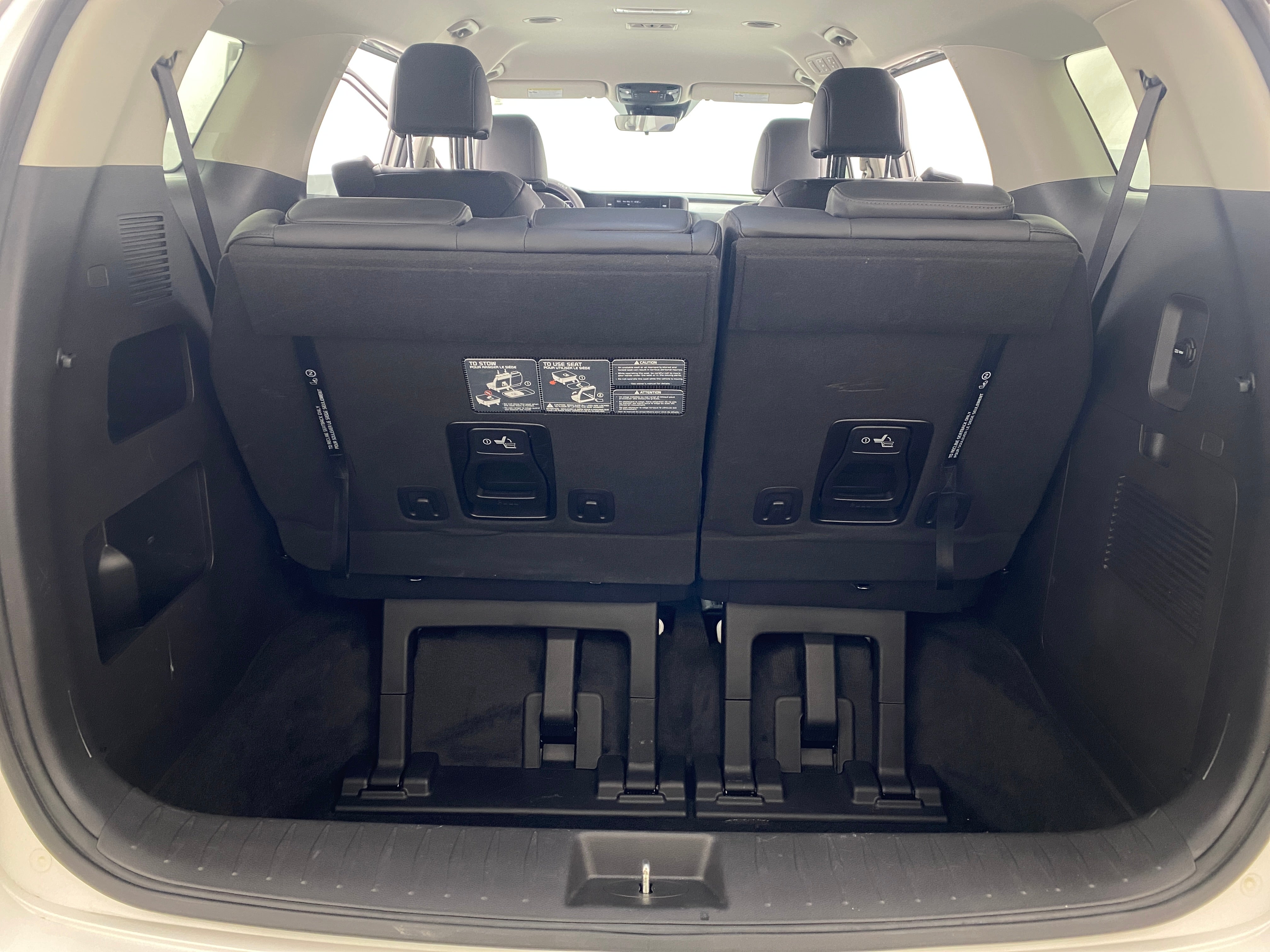 2023 Kia Carnival LX 6