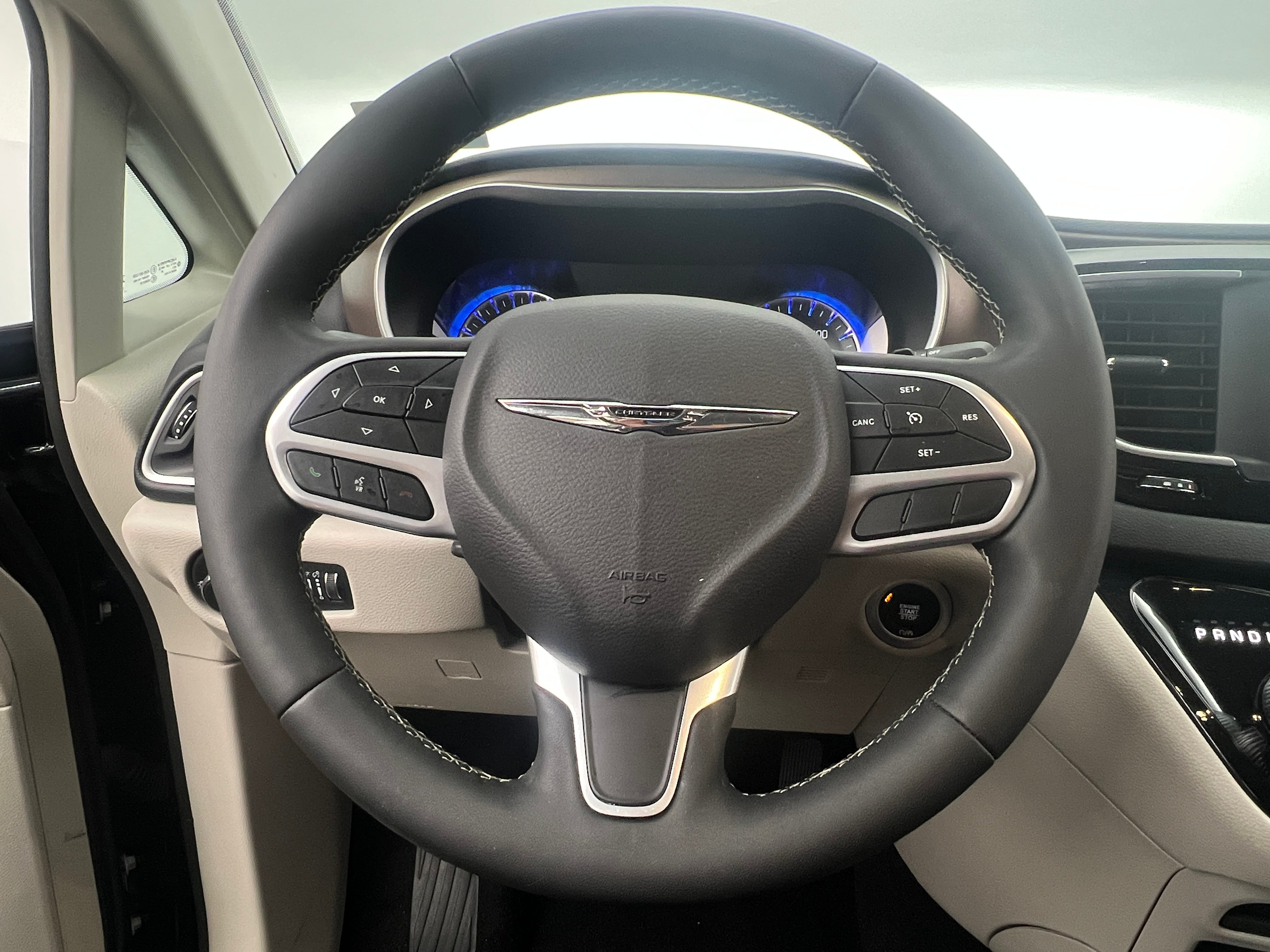 2024 Chrysler Voyager LX 5