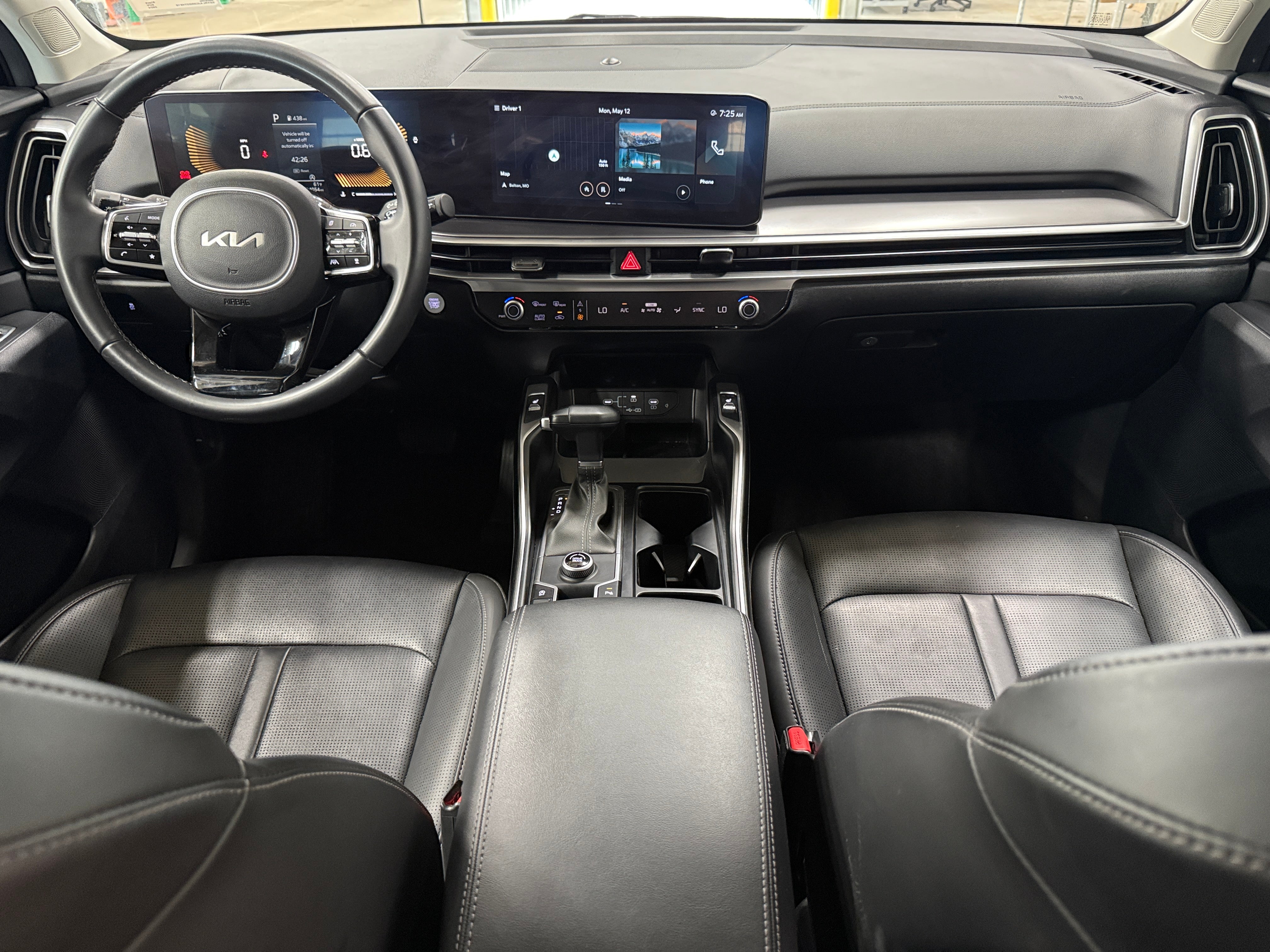 2024 Kia Sorento S 2