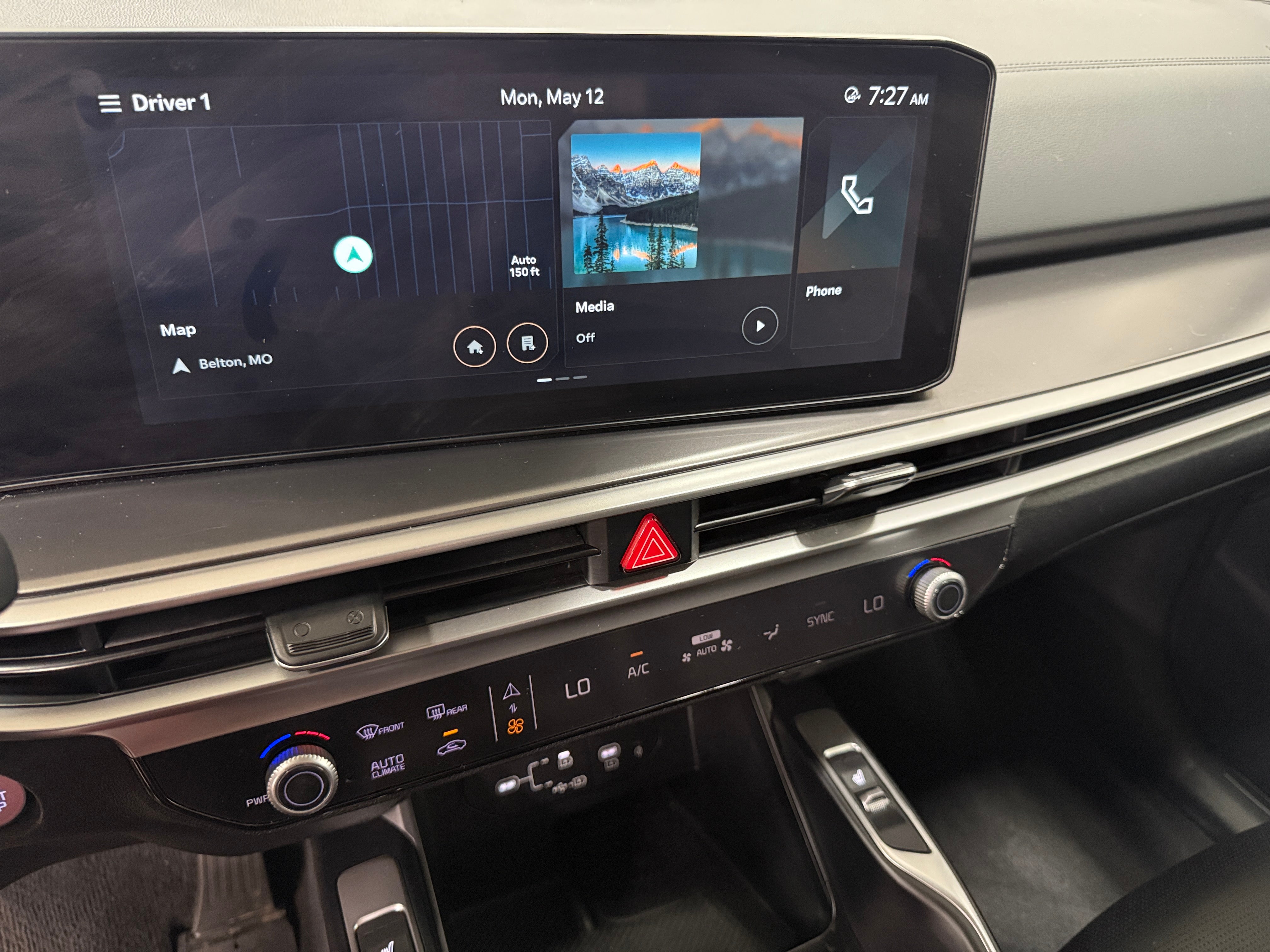 2024 Kia Sorento S 3