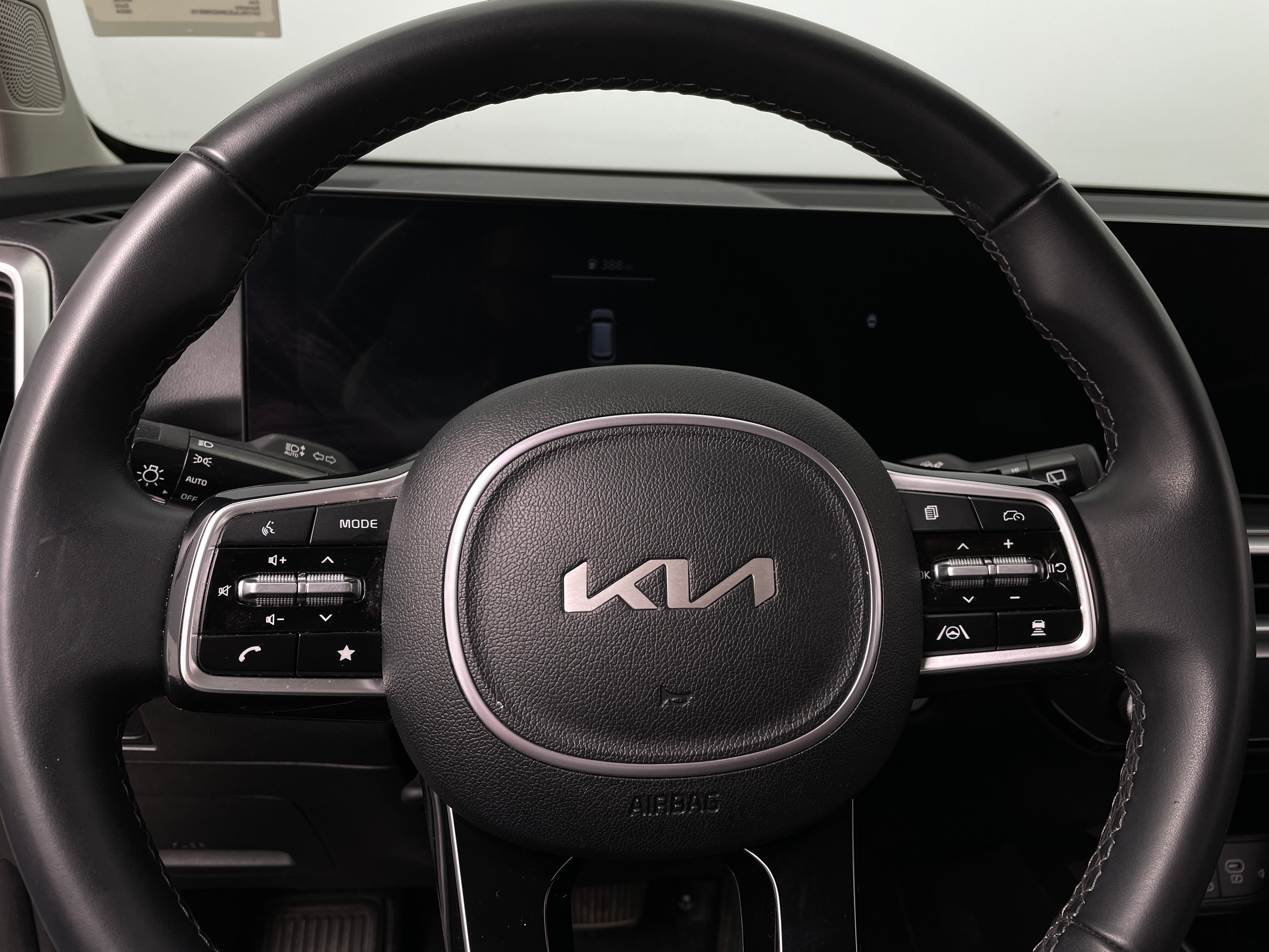 2024 Kia Sorento S 4