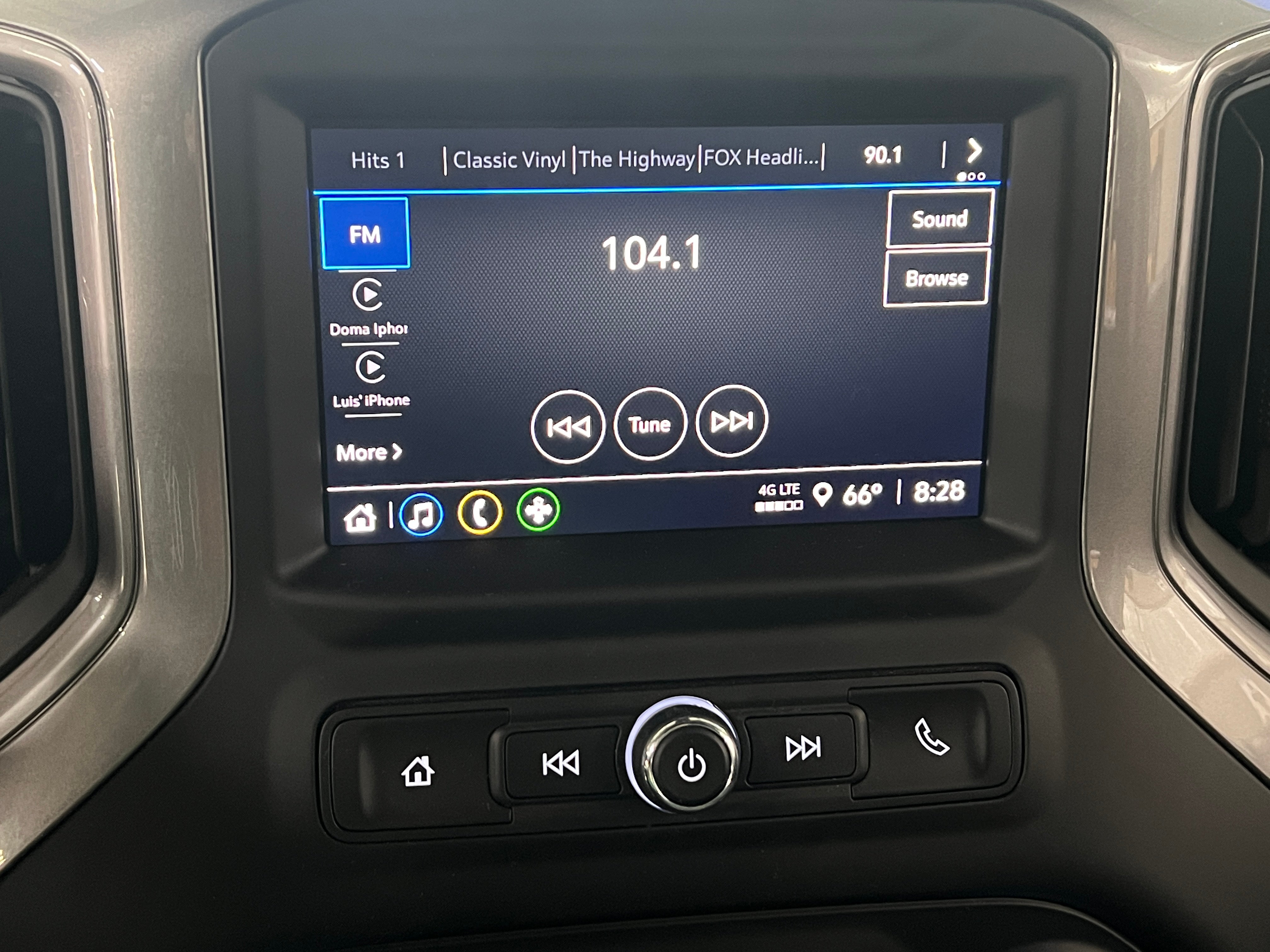 2024 Chevrolet Silverado 1500 Custom 4