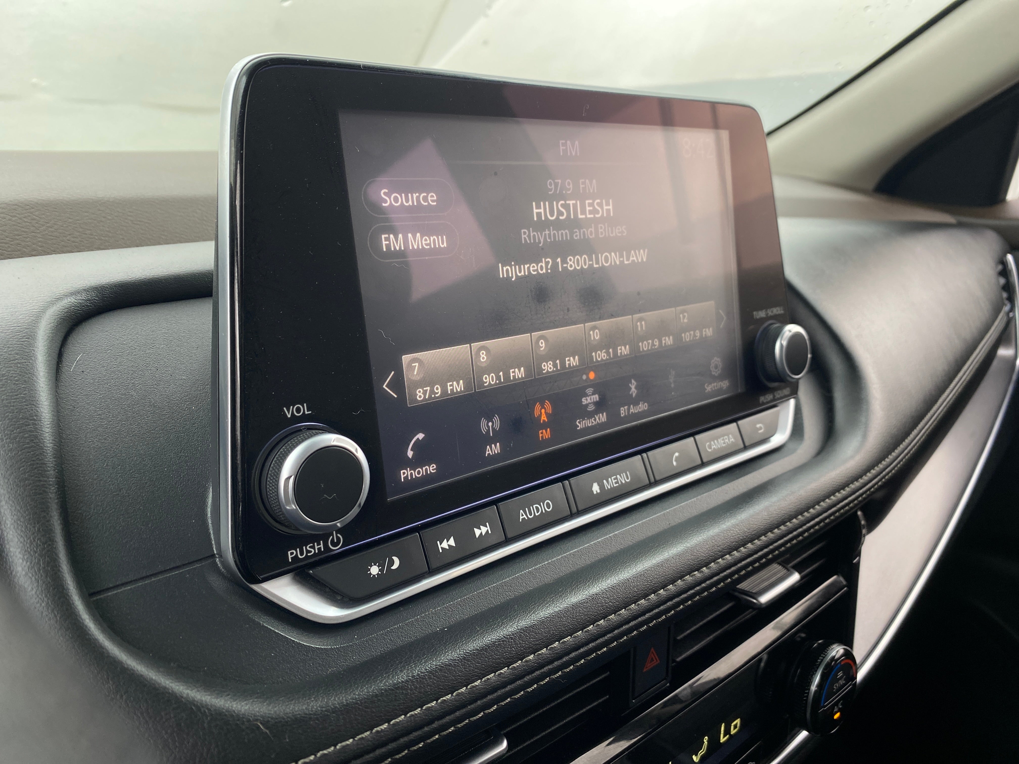 2021 Nissan Rogue SV 4