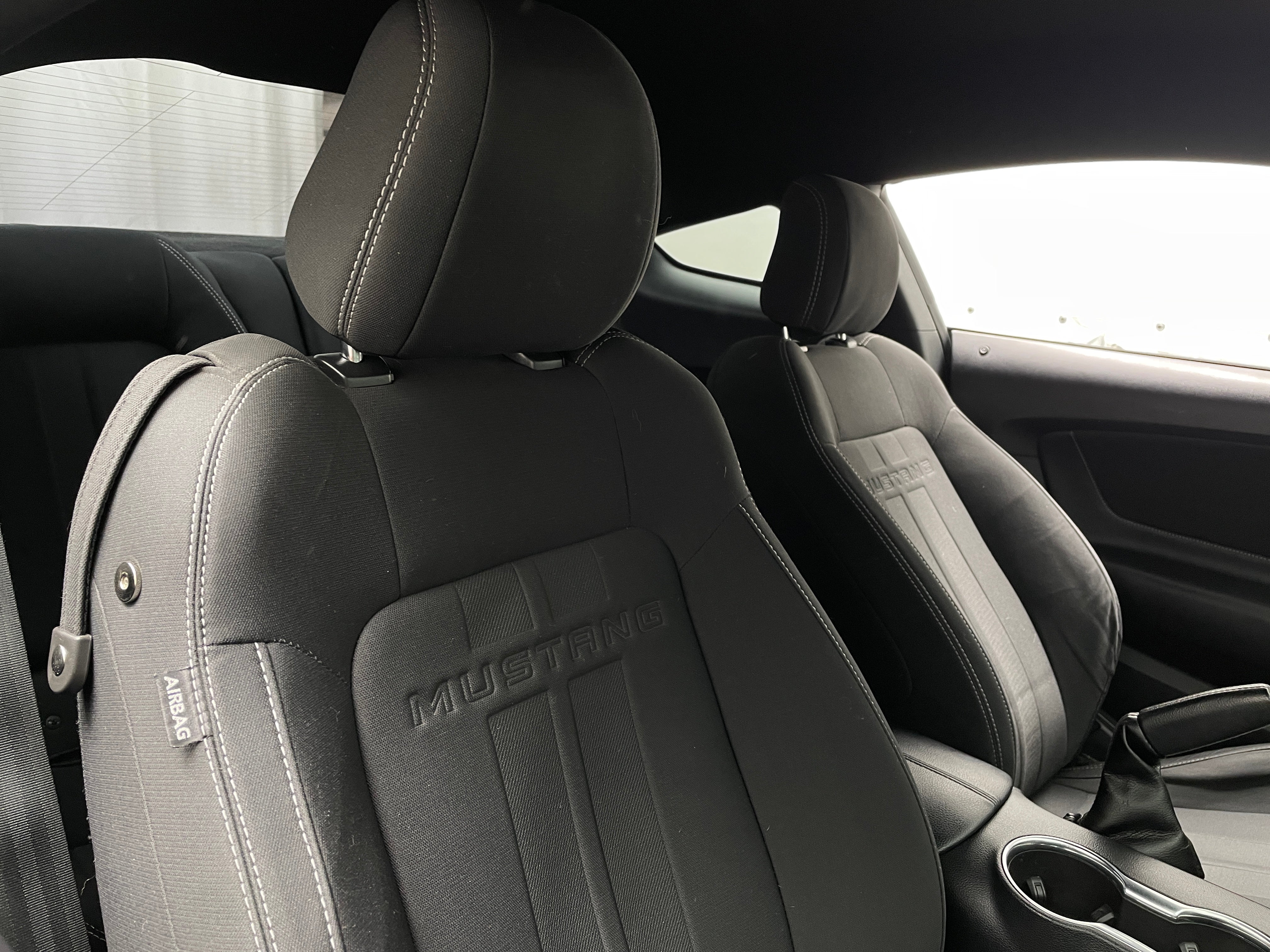 2018 Ford Mustang  2