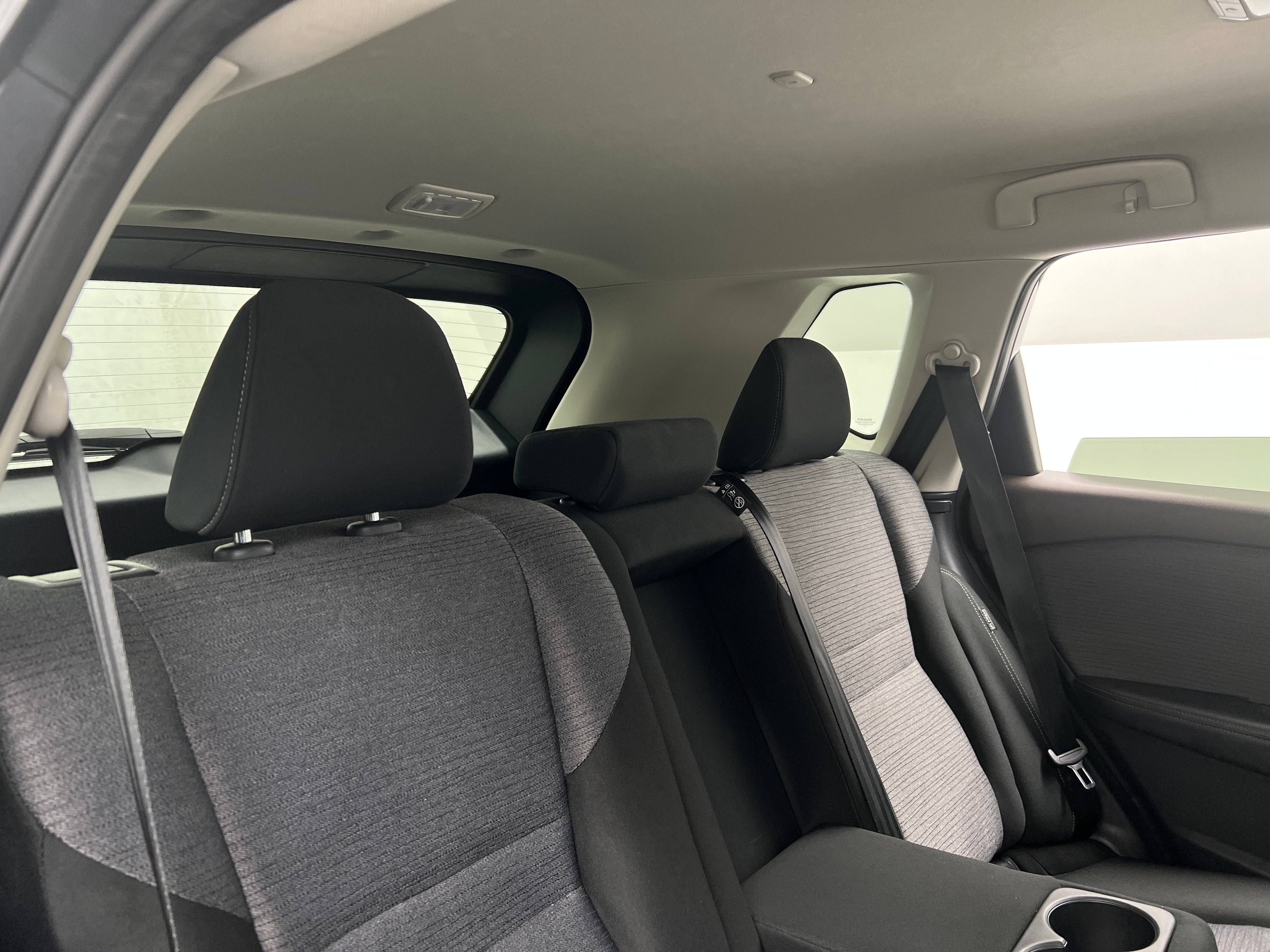 2023 Nissan Rogue SV 6